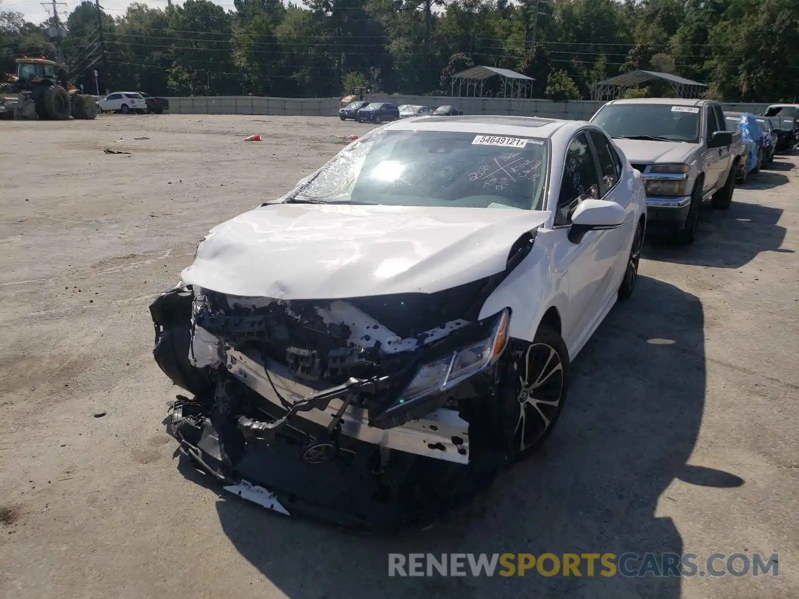 2 Photograph of a damaged car 4T1M11AK3LU320930 TOYOTA CAMRY 2020