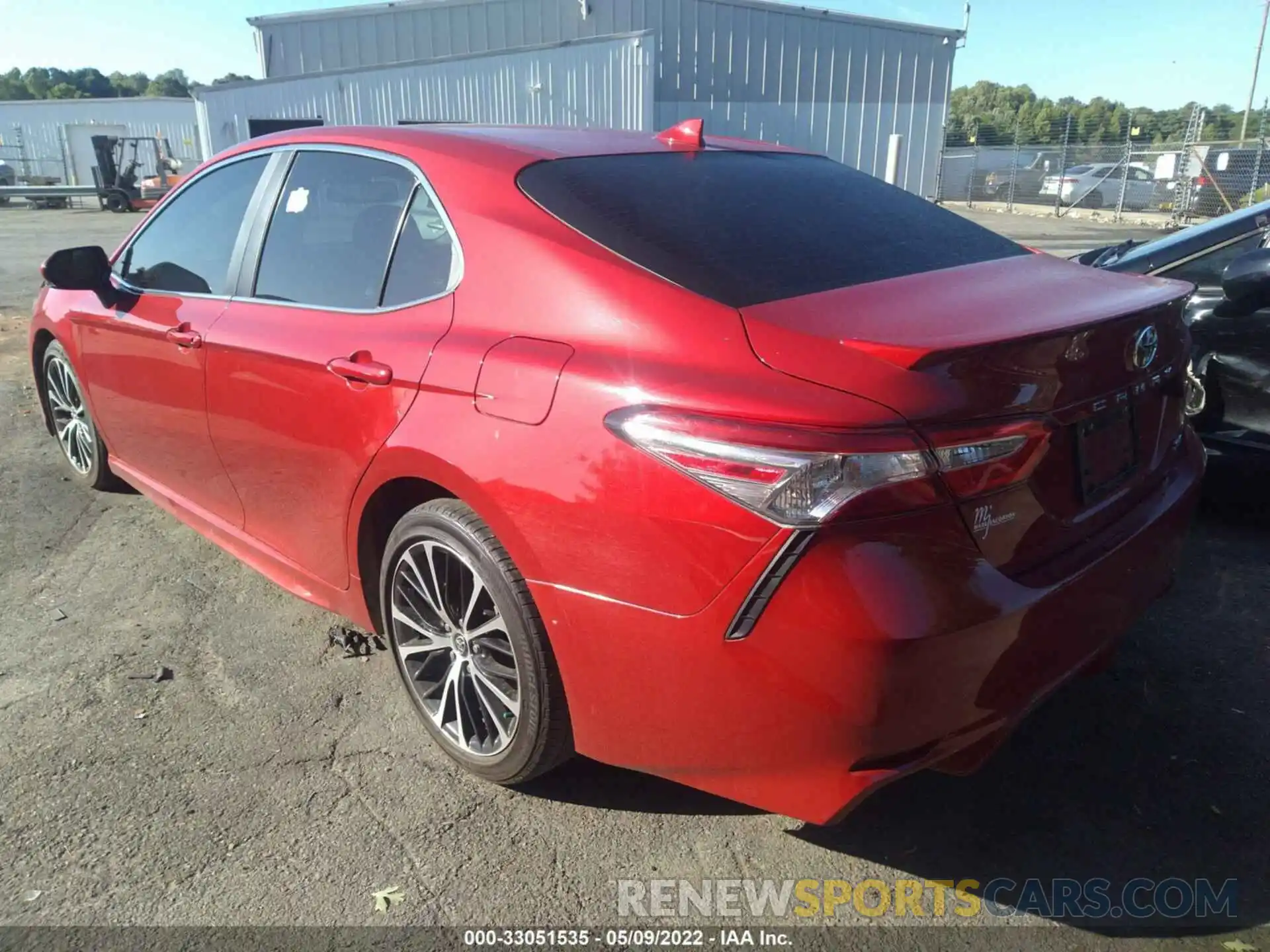 3 Photograph of a damaged car 4T1M11AK3LU329594 TOYOTA CAMRY 2020