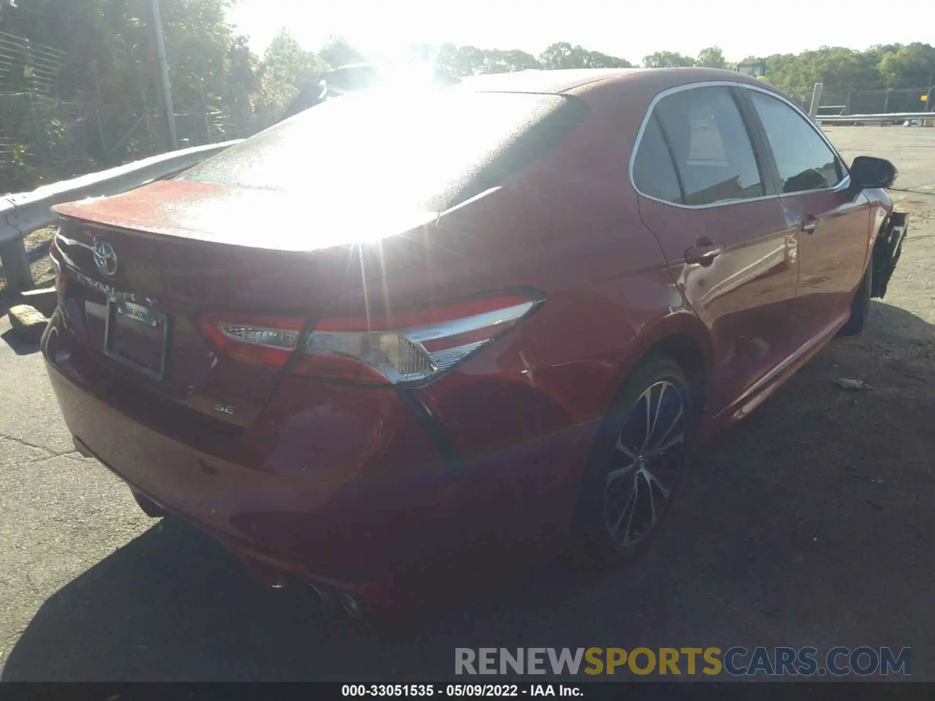 4 Photograph of a damaged car 4T1M11AK3LU329594 TOYOTA CAMRY 2020