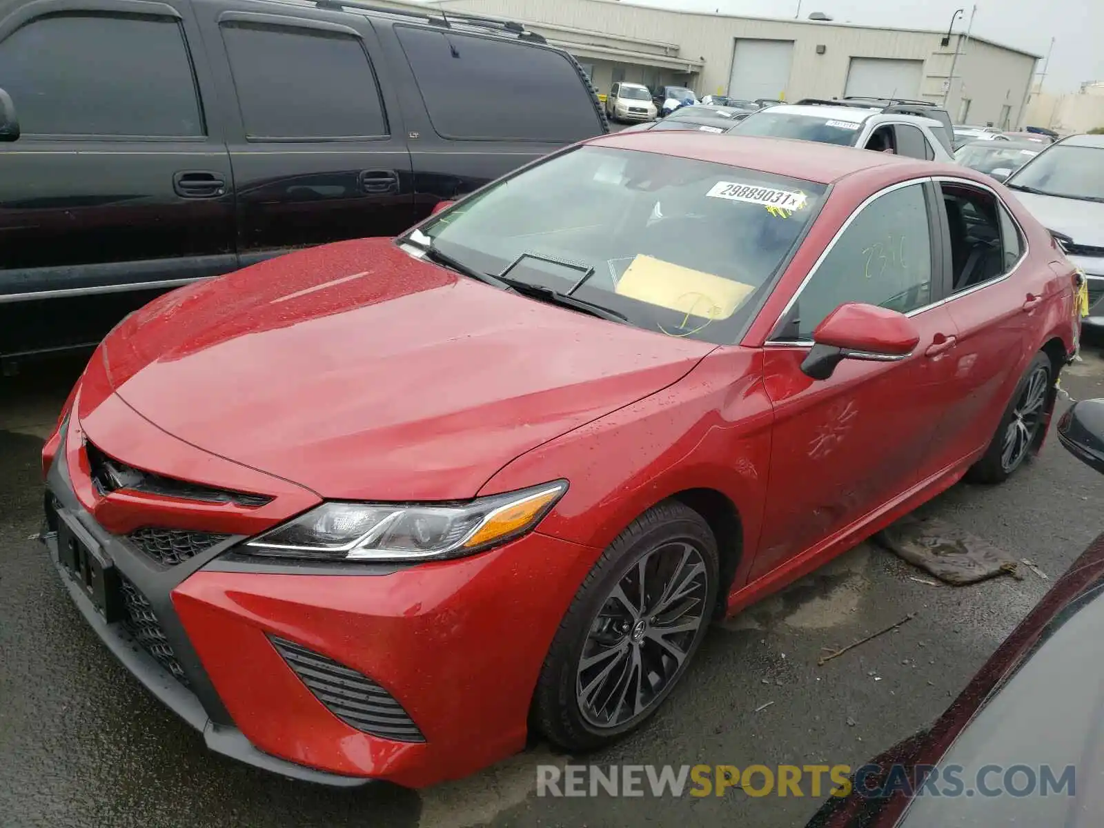 2 Photograph of a damaged car 4T1M11AK3LU354110 TOYOTA CAMRY 2020