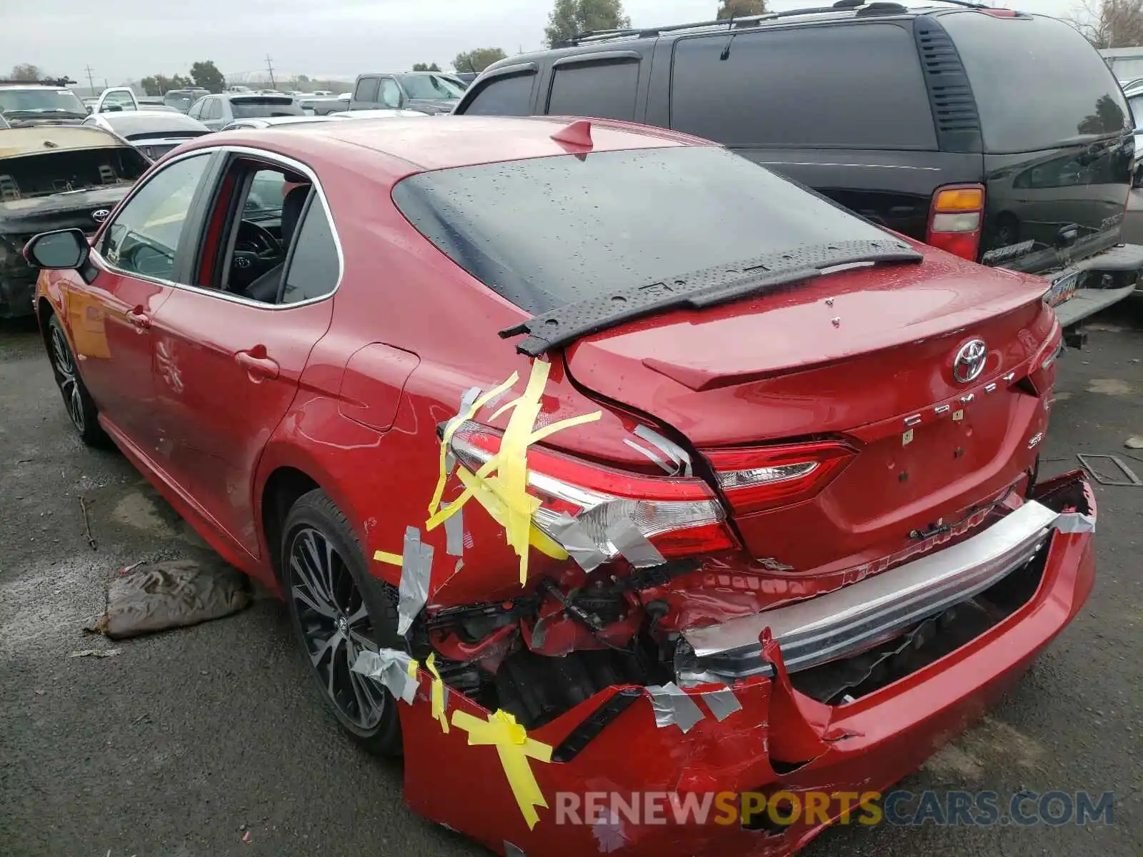 3 Photograph of a damaged car 4T1M11AK3LU354110 TOYOTA CAMRY 2020