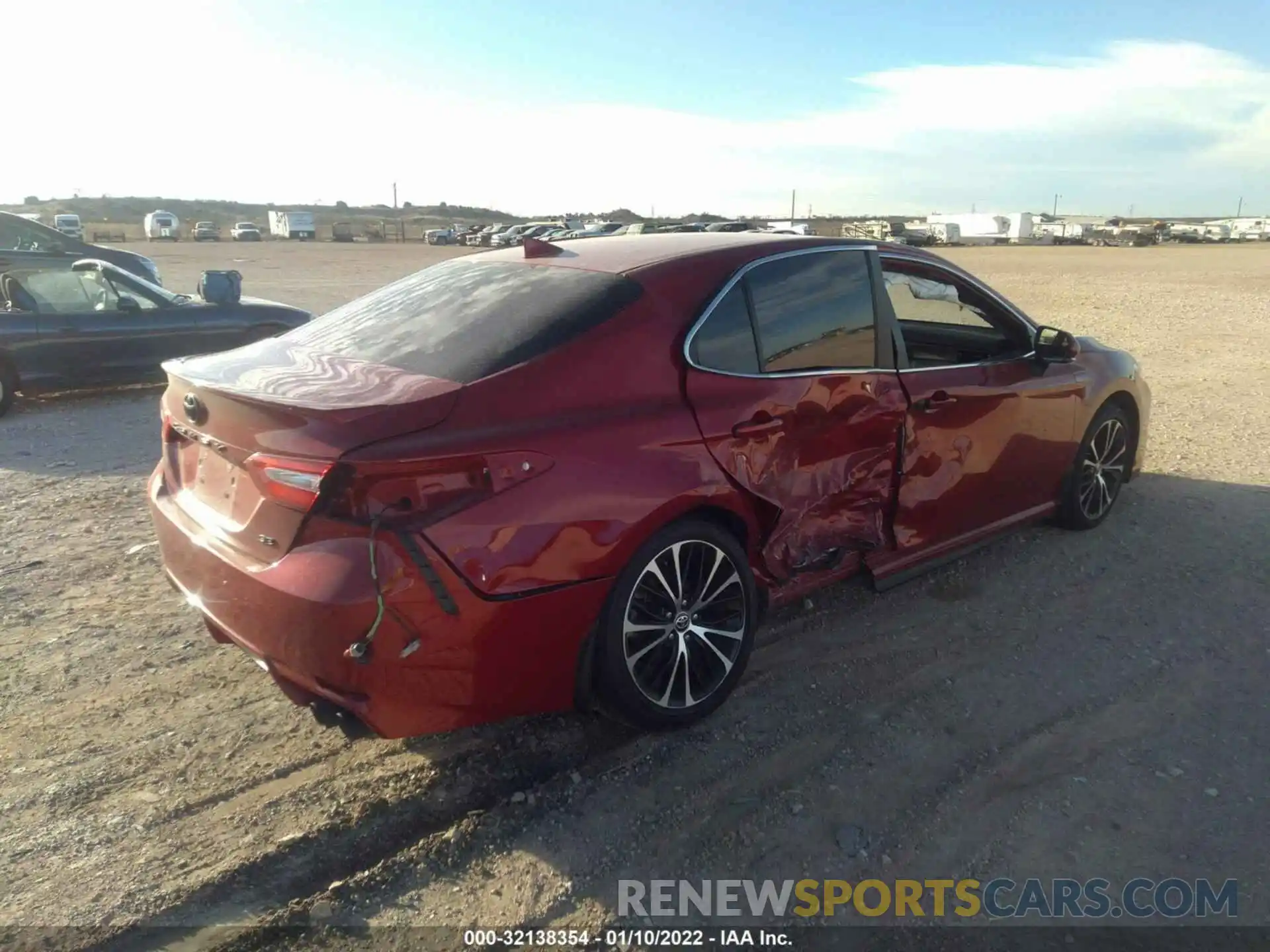 6 Photograph of a damaged car 4T1M11AK3LU384918 TOYOTA CAMRY 2020