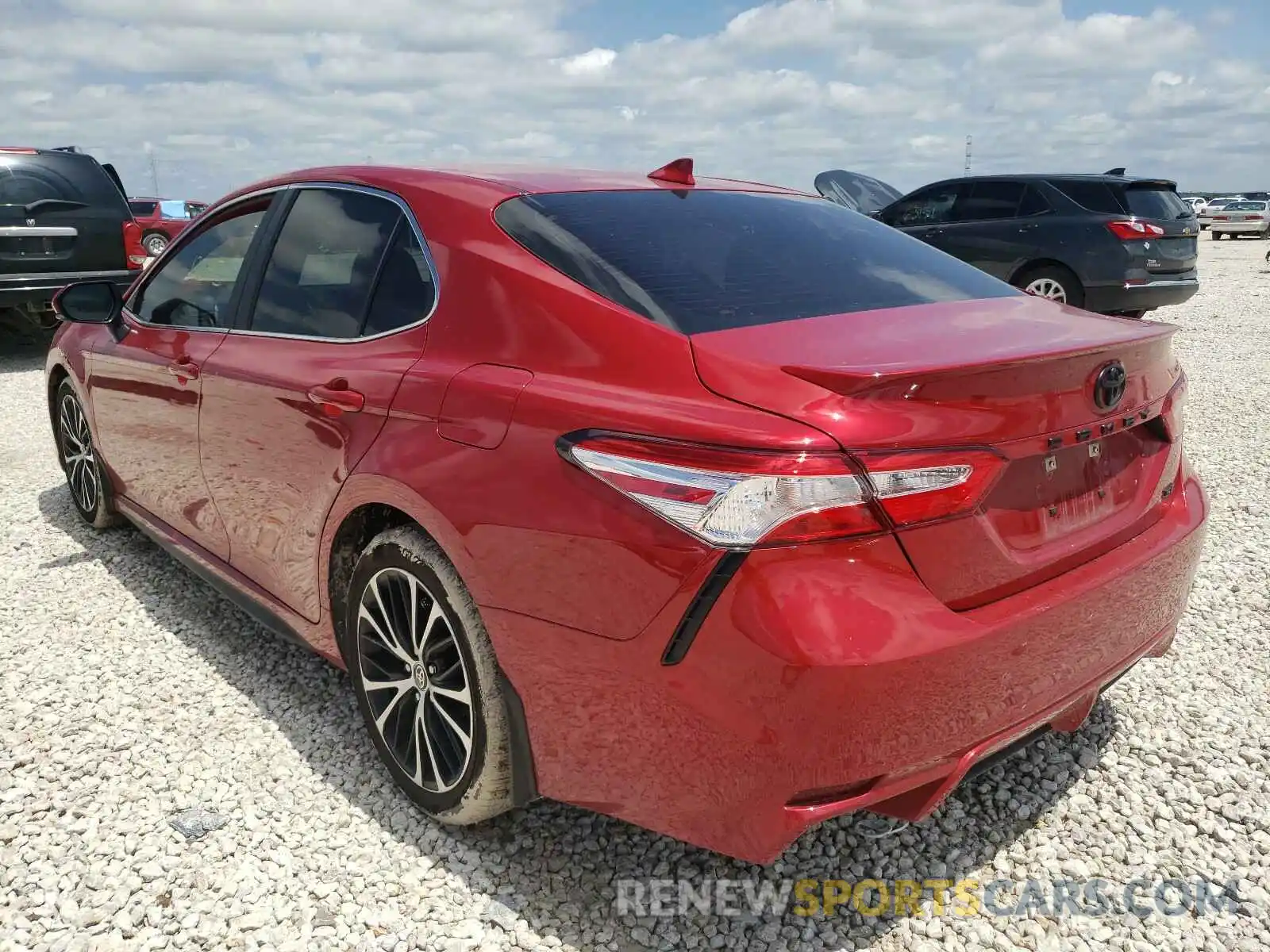 3 Photograph of a damaged car 4T1M11AK3LU390136 TOYOTA CAMRY 2020