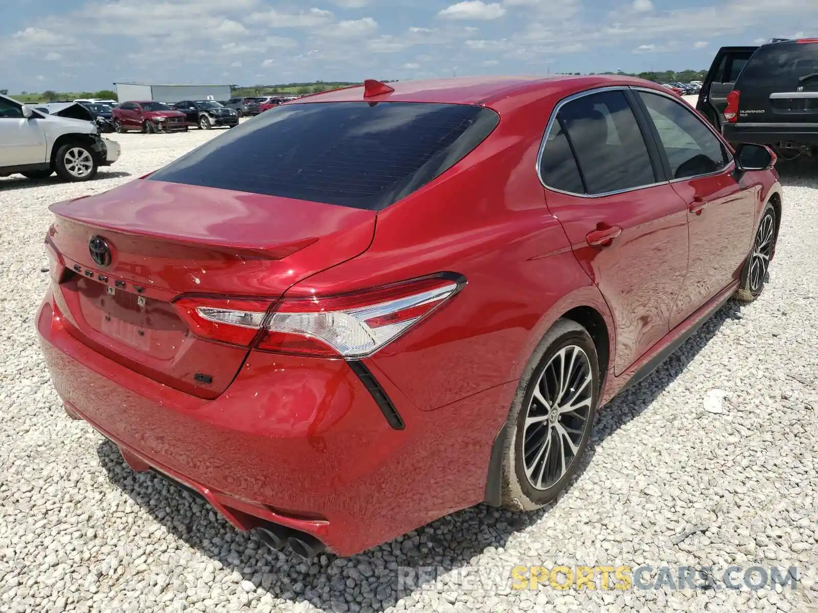 4 Photograph of a damaged car 4T1M11AK3LU390136 TOYOTA CAMRY 2020