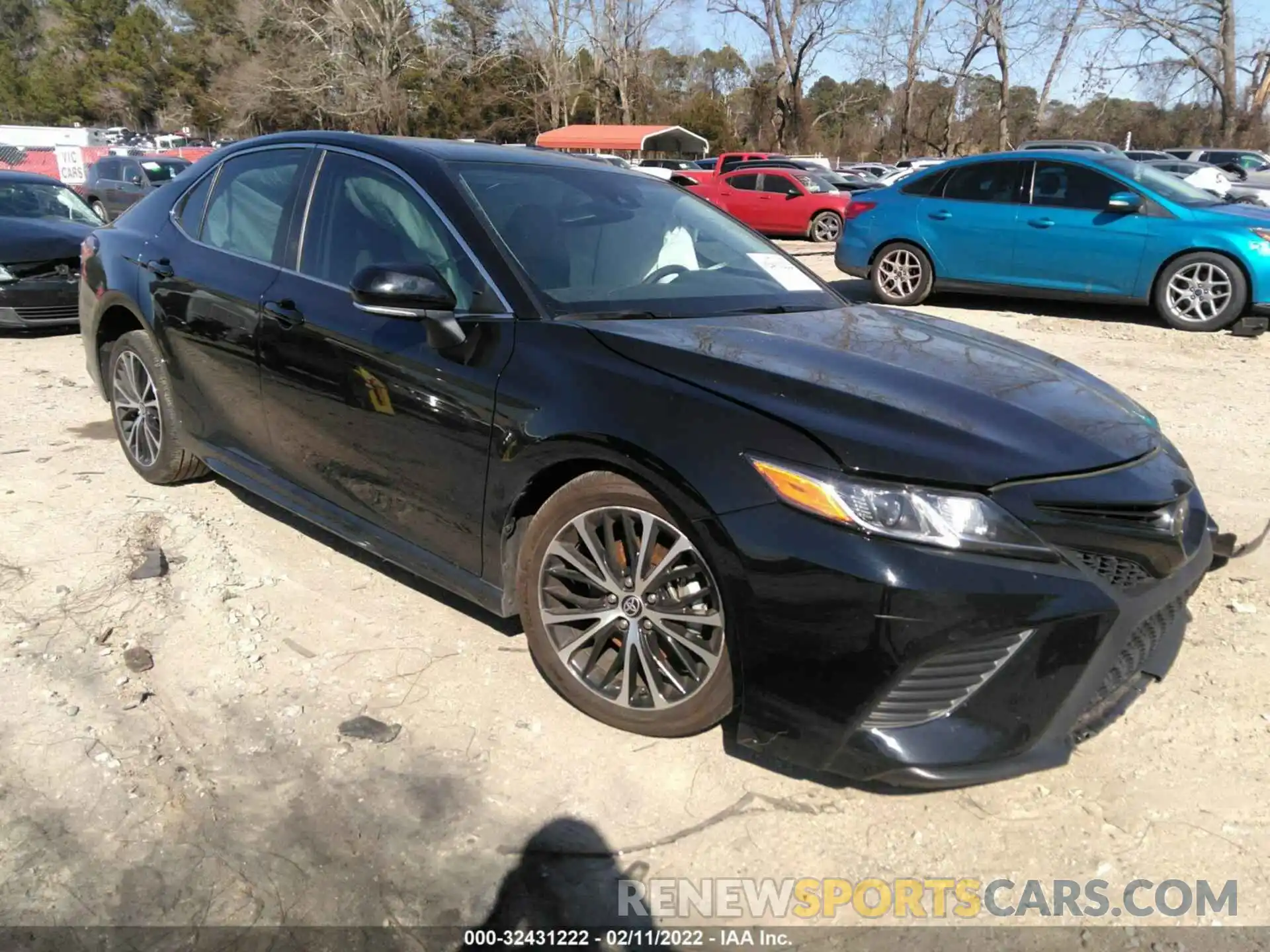 1 Photograph of a damaged car 4T1M11AK3LU400227 TOYOTA CAMRY 2020