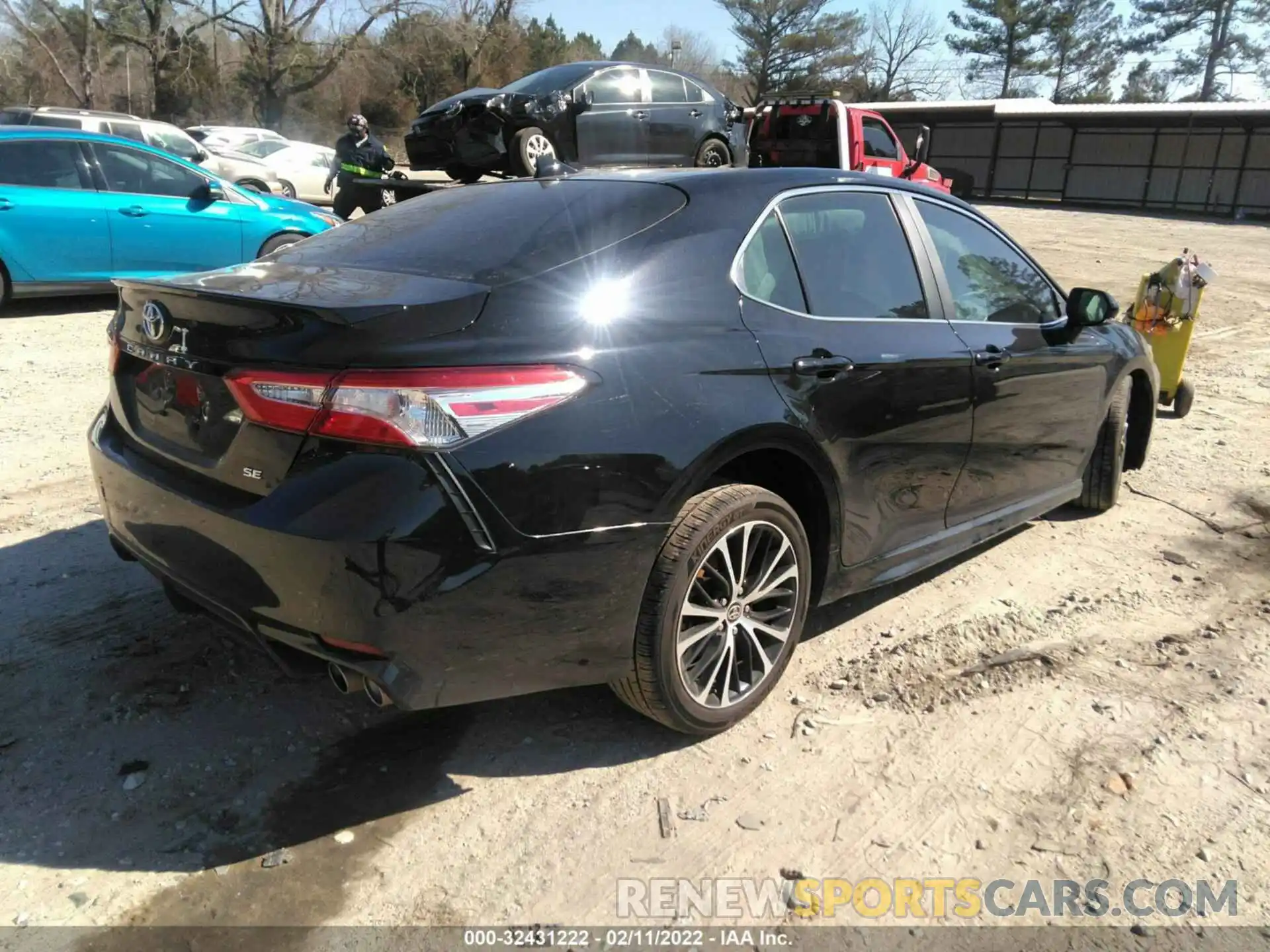 4 Photograph of a damaged car 4T1M11AK3LU400227 TOYOTA CAMRY 2020