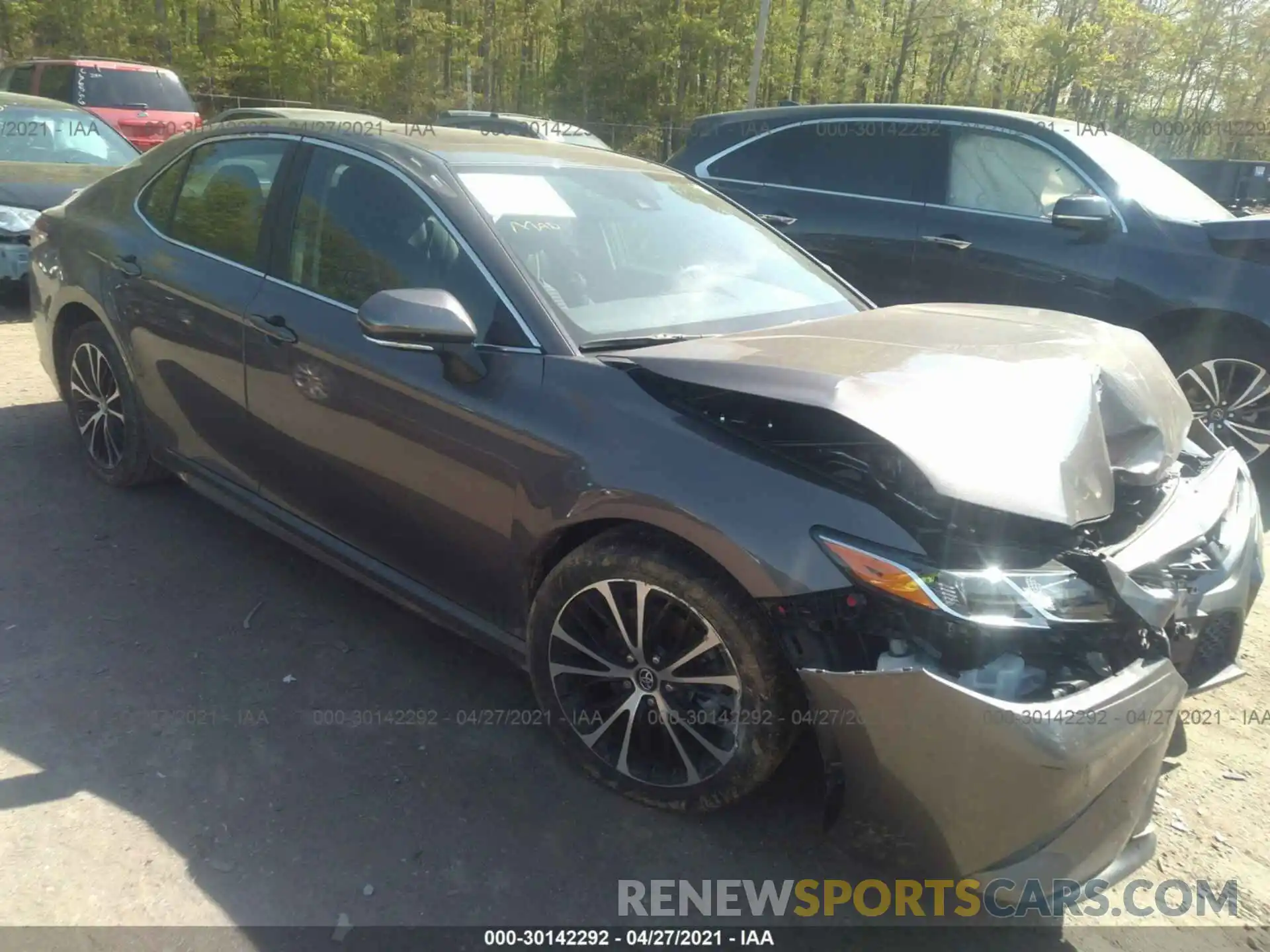 1 Photograph of a damaged car 4T1M11AK3LU881645 TOYOTA CAMRY 2020