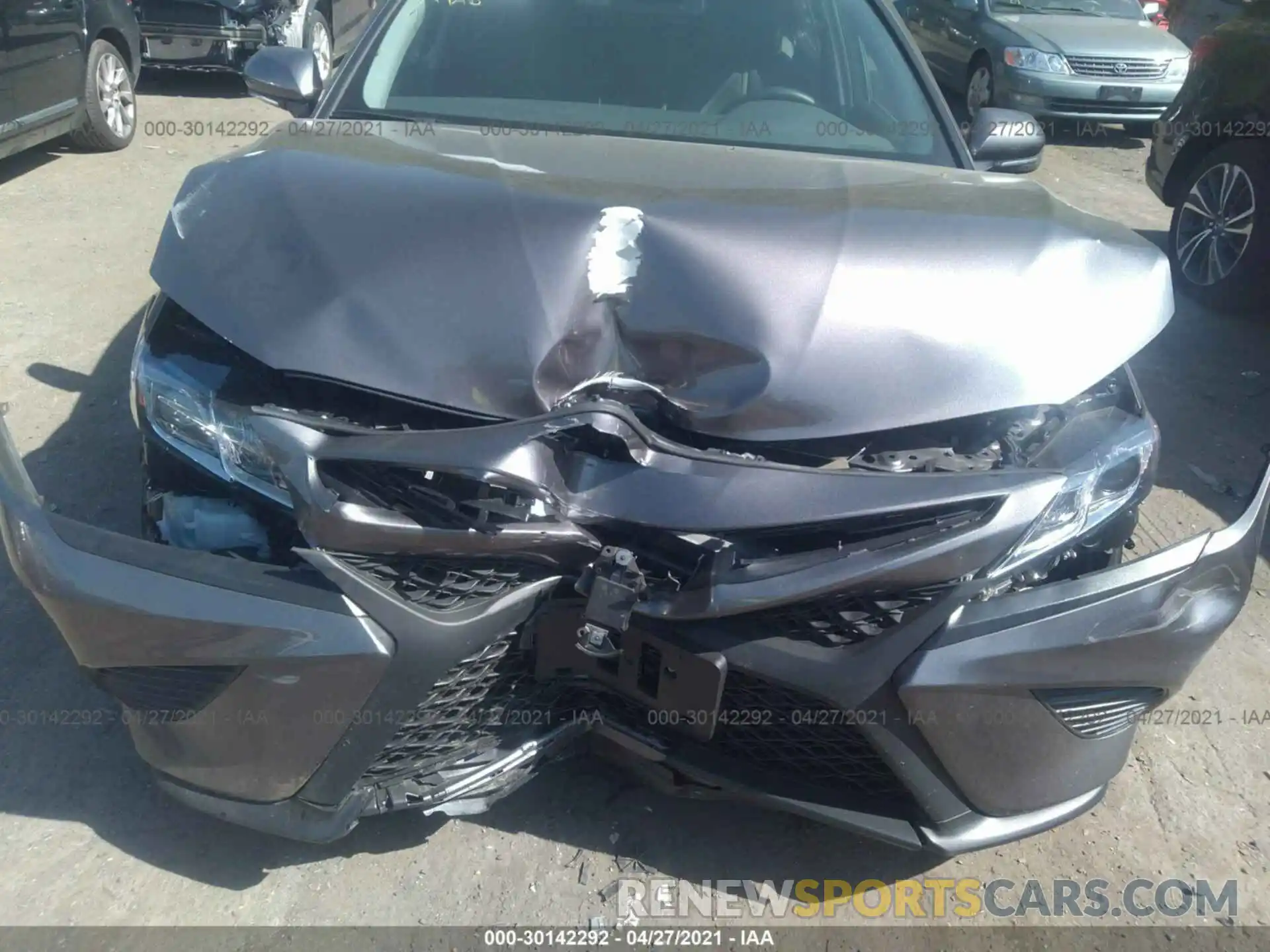 6 Photograph of a damaged car 4T1M11AK3LU881645 TOYOTA CAMRY 2020