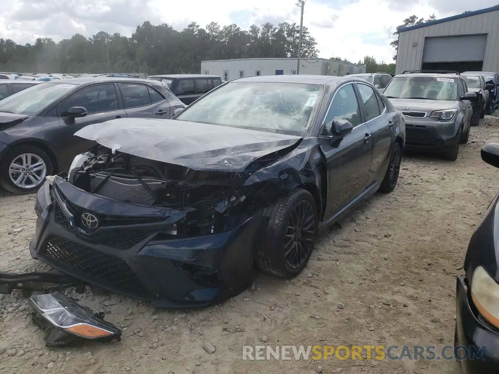 2 Photograph of a damaged car 4T1M11AK3LU881712 TOYOTA CAMRY 2020