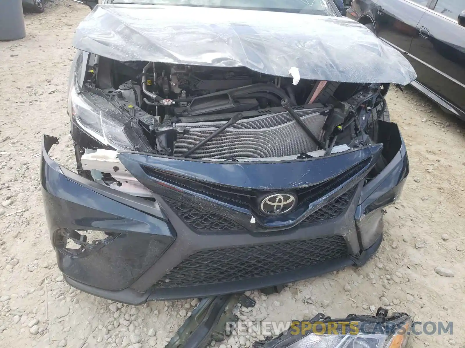 9 Photograph of a damaged car 4T1M11AK3LU881712 TOYOTA CAMRY 2020