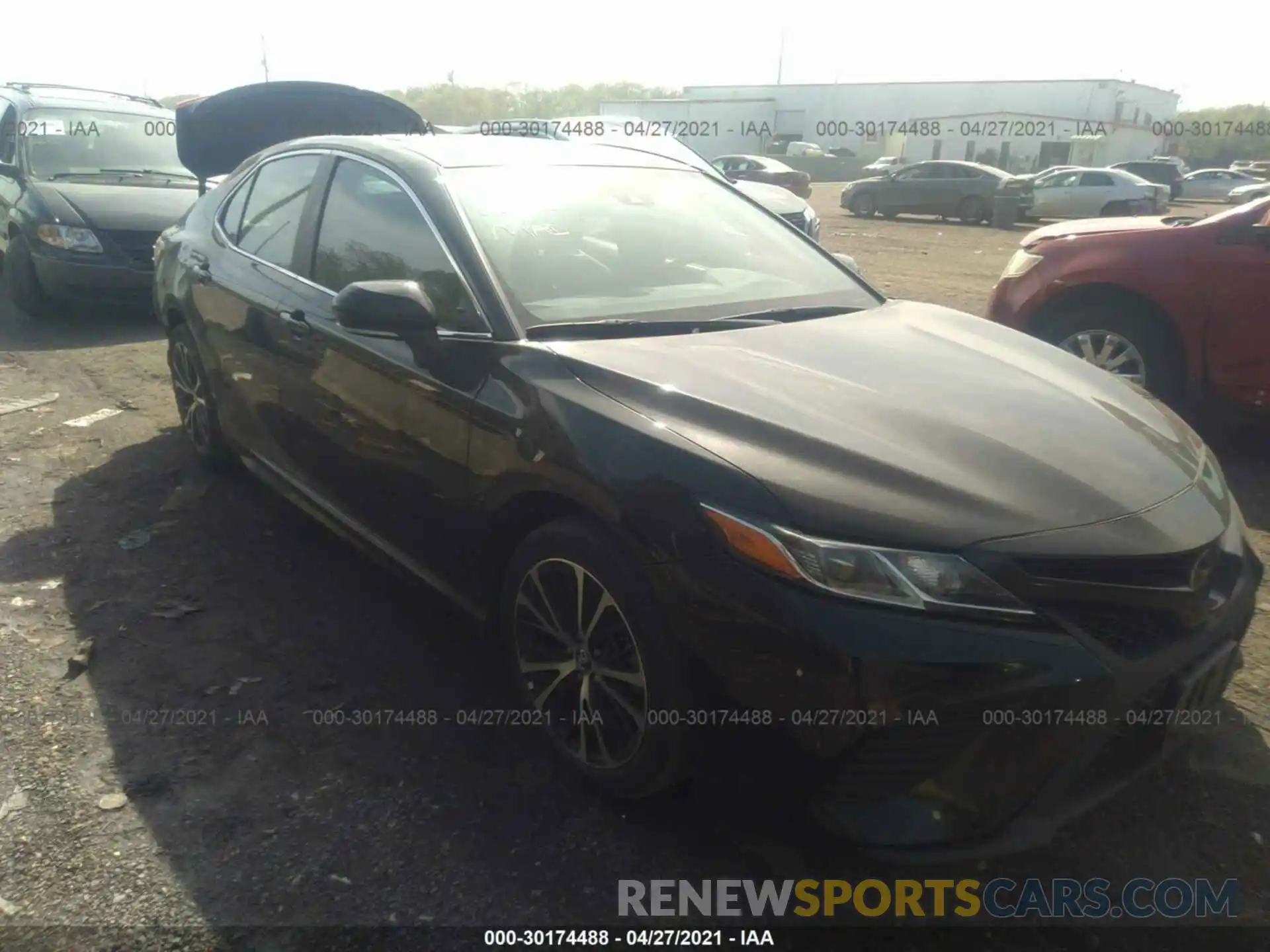 1 Photograph of a damaged car 4T1M11AK3LU881760 TOYOTA CAMRY 2020