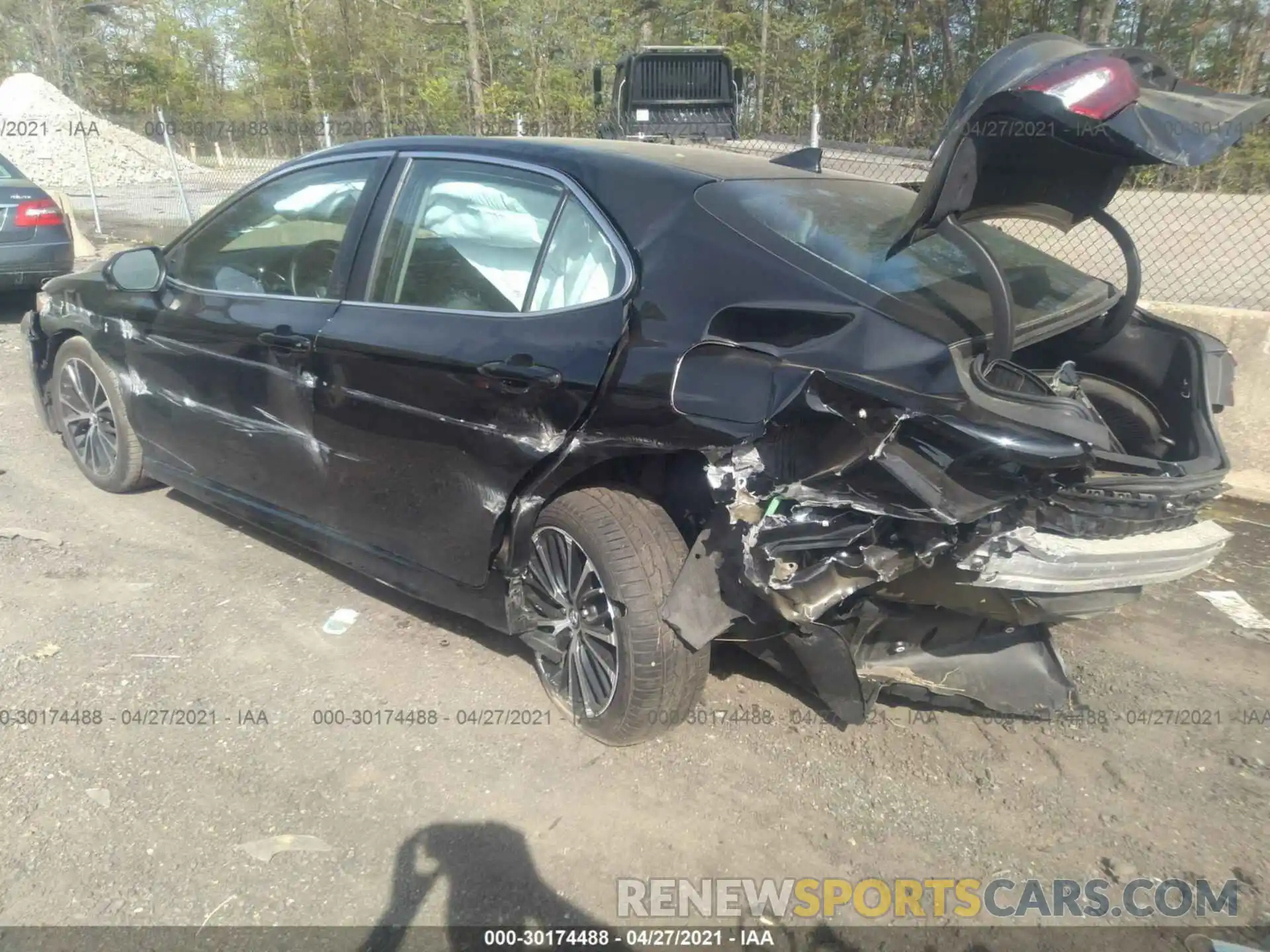 3 Photograph of a damaged car 4T1M11AK3LU881760 TOYOTA CAMRY 2020