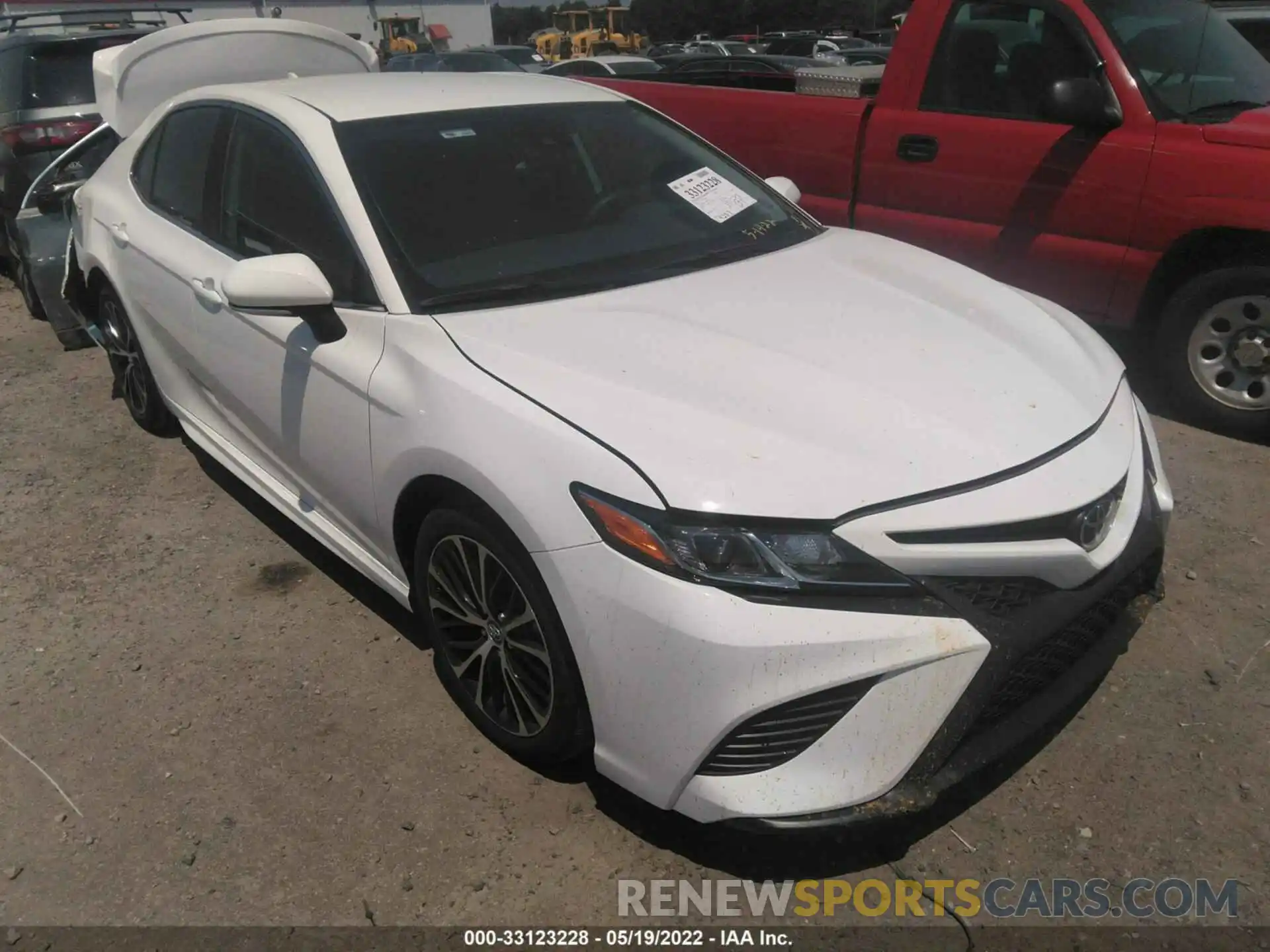 1 Photograph of a damaged car 4T1M11AK3LU883198 TOYOTA CAMRY 2020