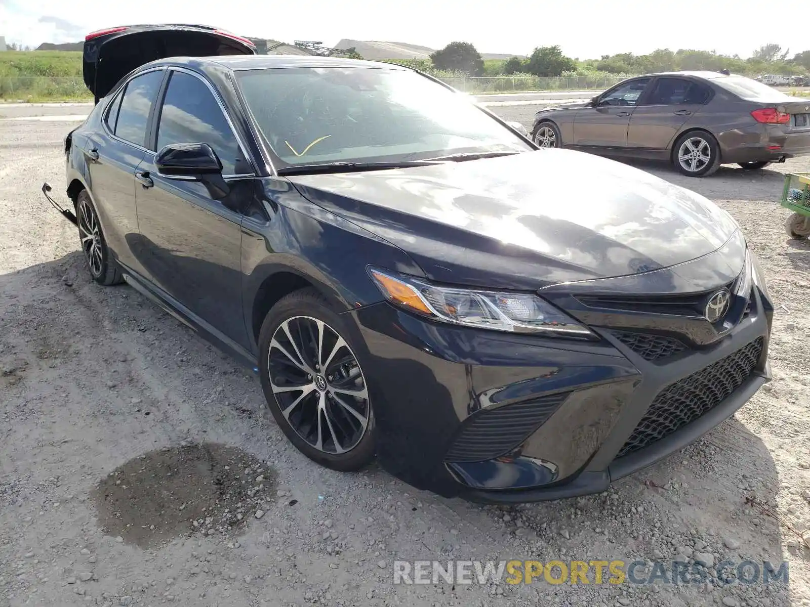 1 Photograph of a damaged car 4T1M11AK3LU898901 TOYOTA CAMRY 2020