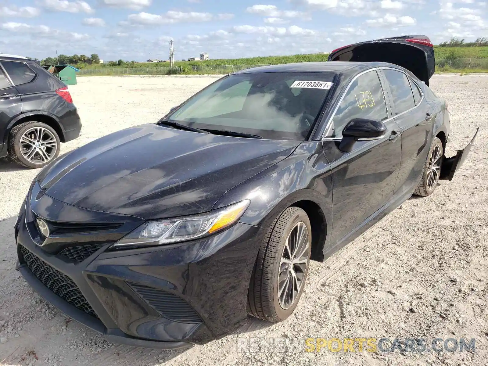 2 Photograph of a damaged car 4T1M11AK3LU898901 TOYOTA CAMRY 2020