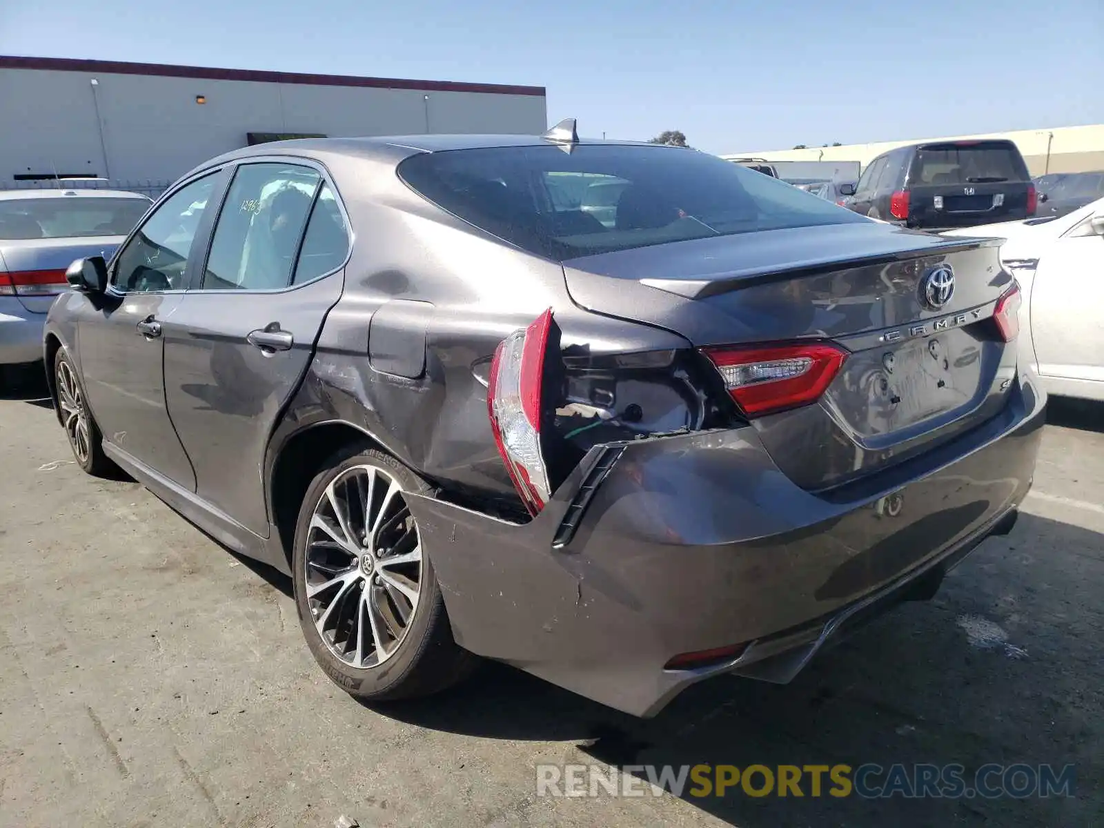 3 Photograph of a damaged car 4T1M11AK3LU900985 TOYOTA CAMRY 2020