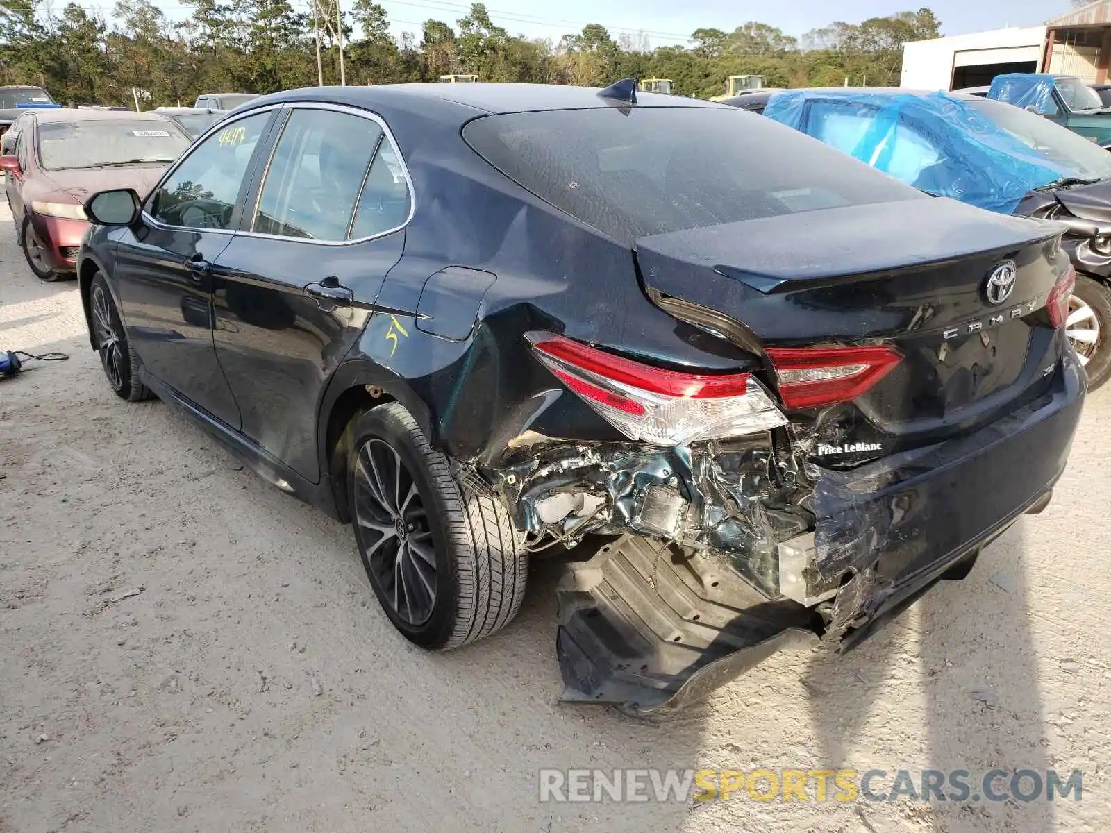 3 Photograph of a damaged car 4T1M11AK3LU918130 TOYOTA CAMRY 2020