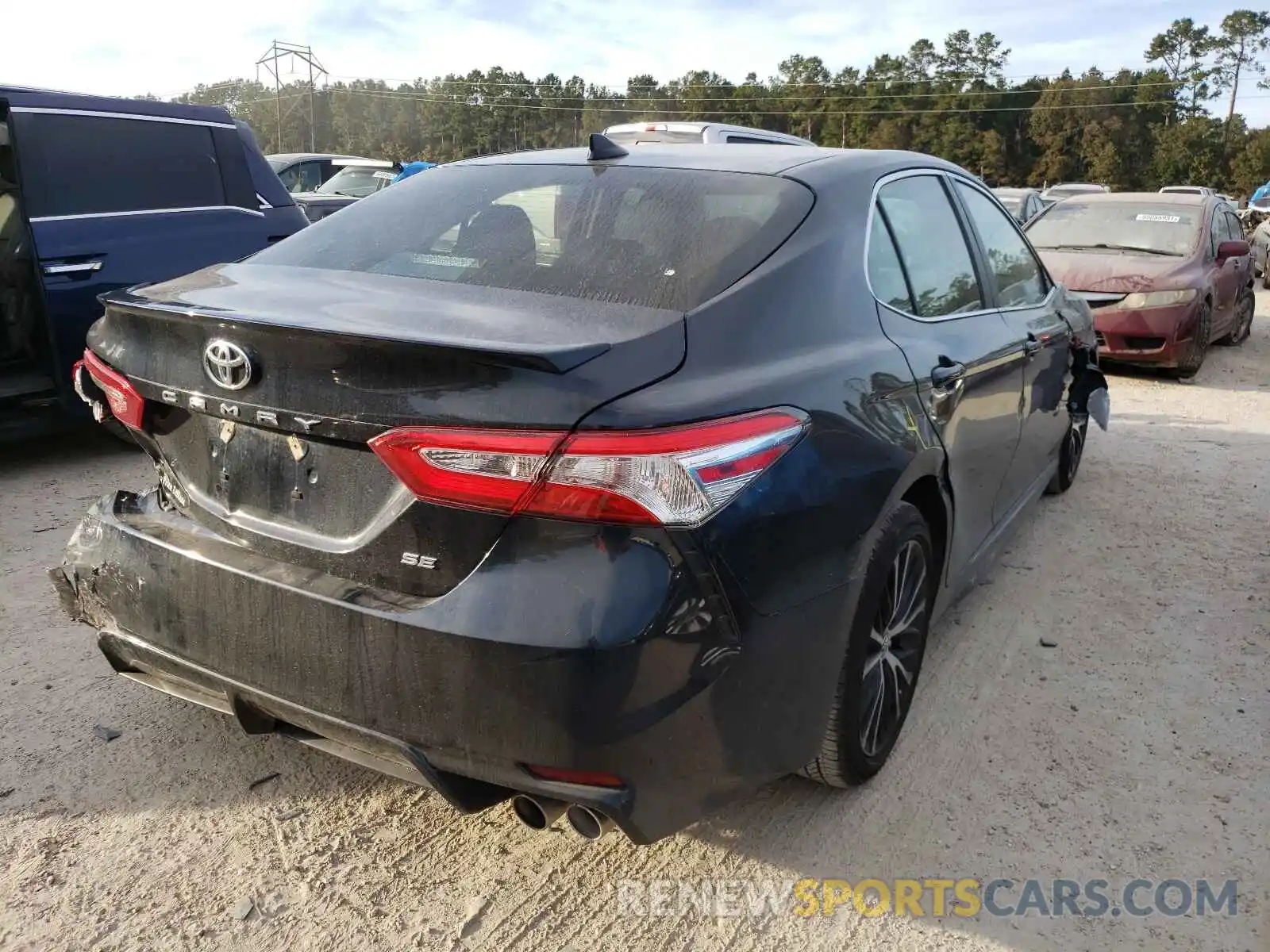 4 Photograph of a damaged car 4T1M11AK3LU918130 TOYOTA CAMRY 2020