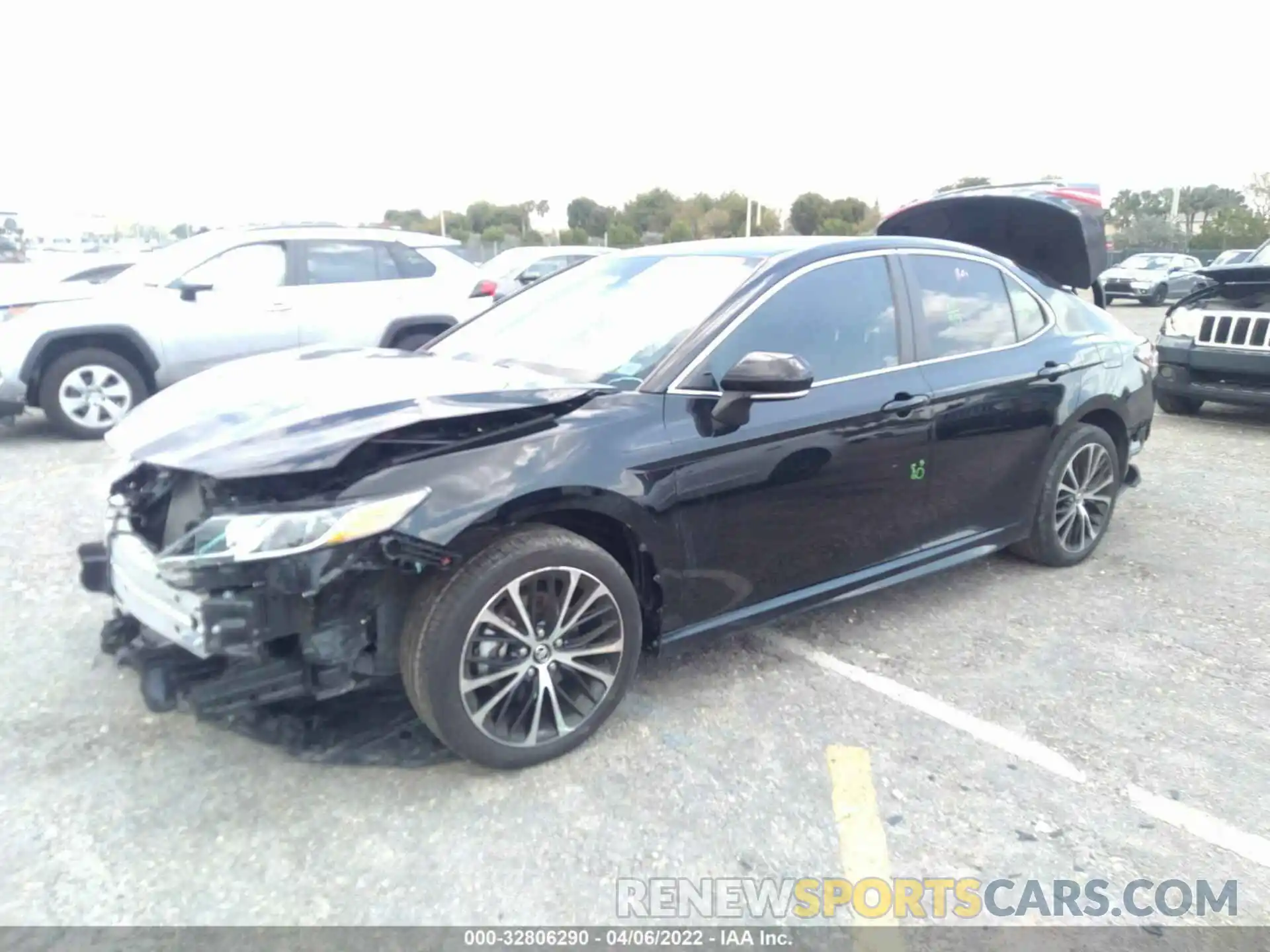 2 Photograph of a damaged car 4T1M11AK3LU920430 TOYOTA CAMRY 2020