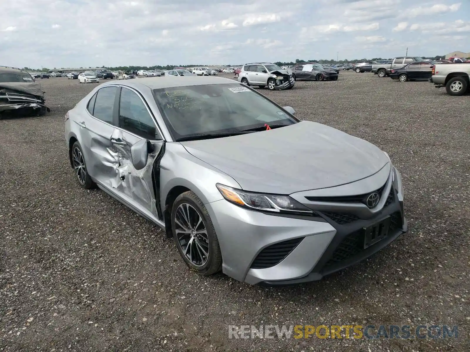 1 Photograph of a damaged car 4T1M11AK3LU920458 TOYOTA CAMRY 2020