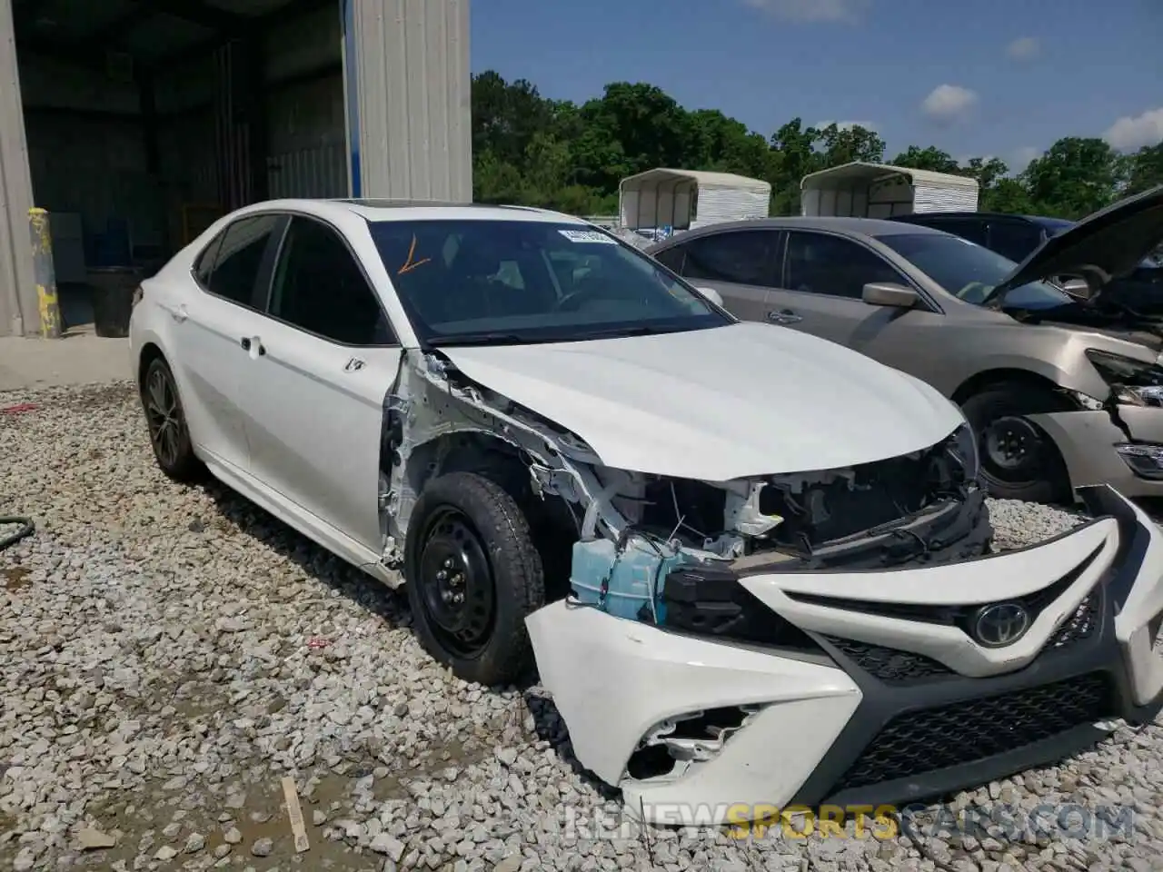 1 Photograph of a damaged car 4T1M11AK3LU921903 TOYOTA CAMRY 2020