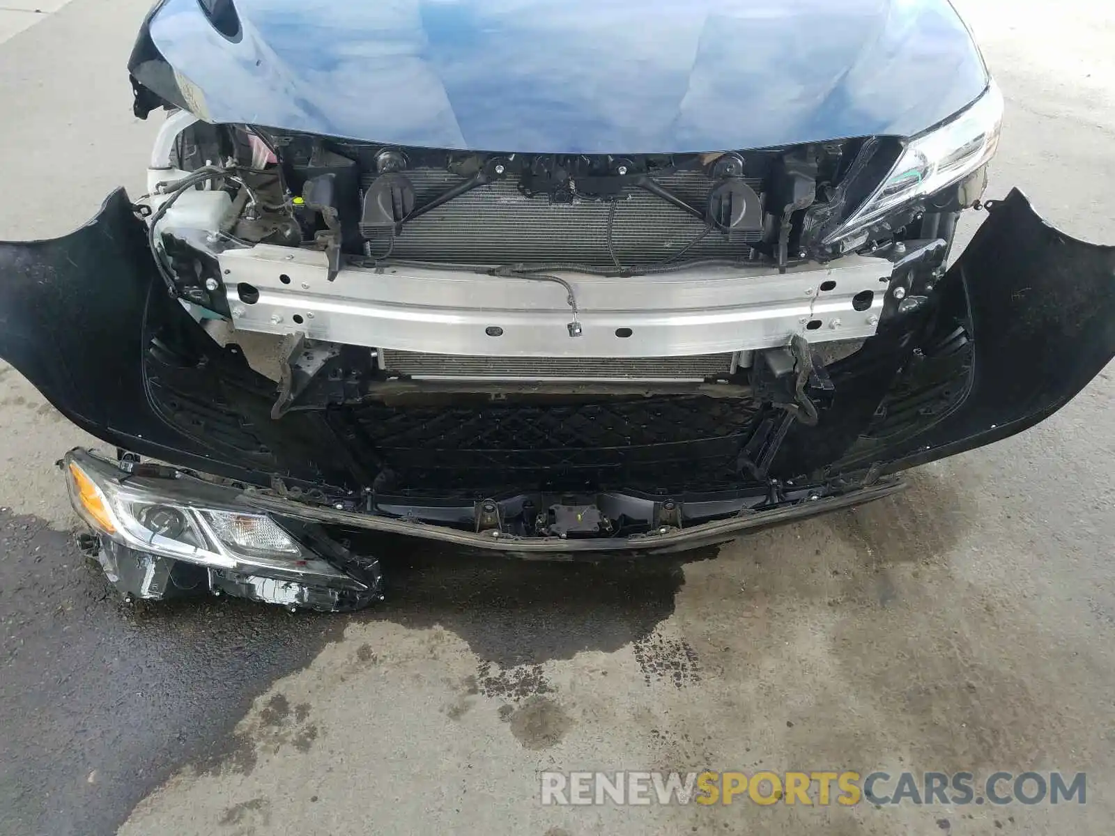 9 Фотография поврежденного автомобиля 4T1M11AK3LU939558 TOYOTA CAMRY 2020