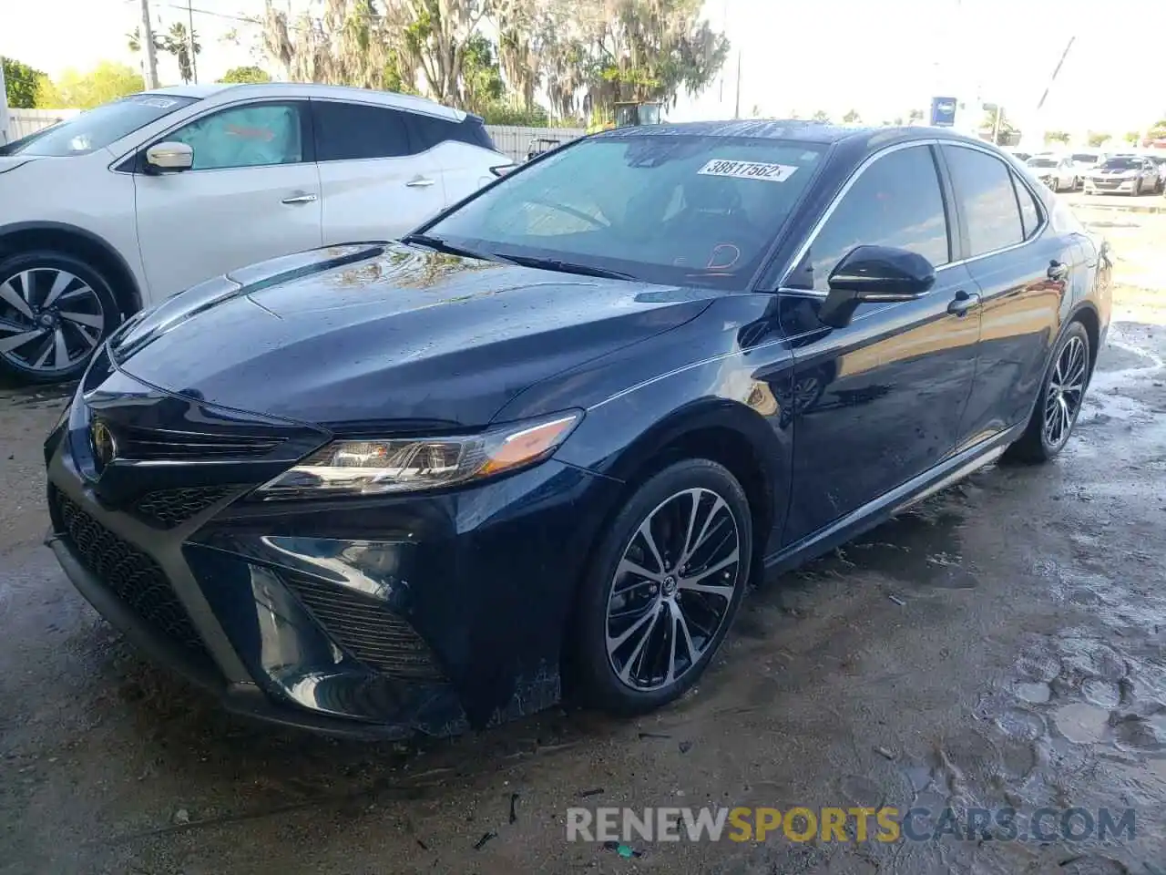 2 Photograph of a damaged car 4T1M11AK3LU940628 TOYOTA CAMRY 2020