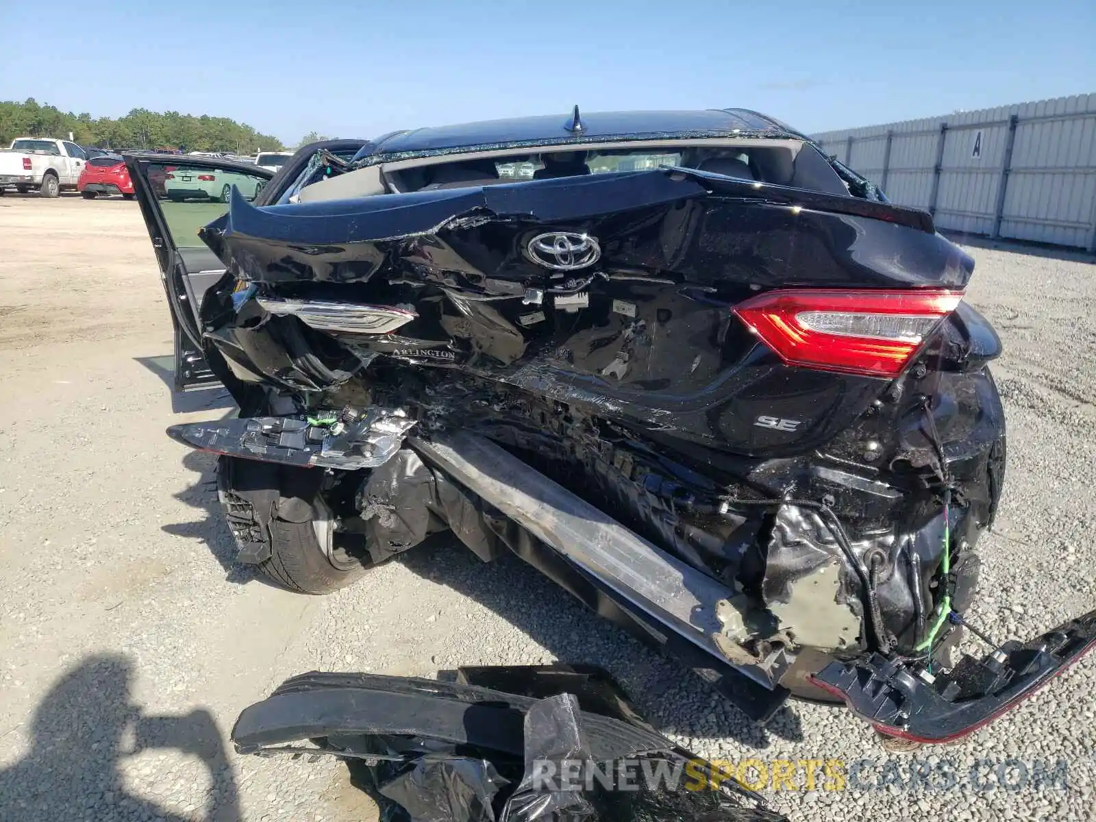 9 Photograph of a damaged car 4T1M11AK3LU952164 TOYOTA CAMRY 2020