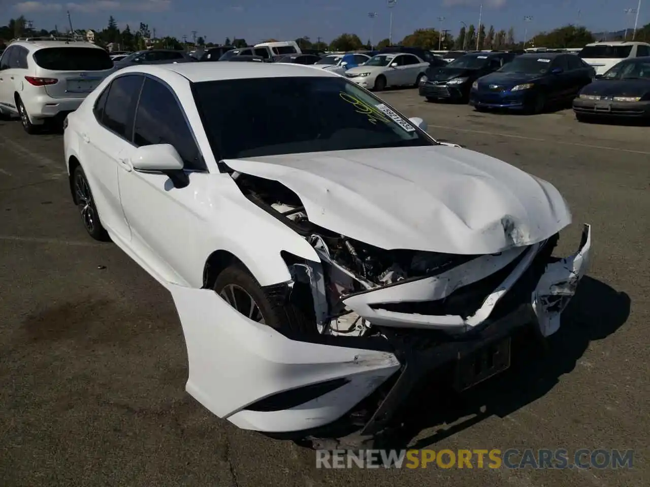 1 Photograph of a damaged car 4T1M11AK3LU964458 TOYOTA CAMRY 2020