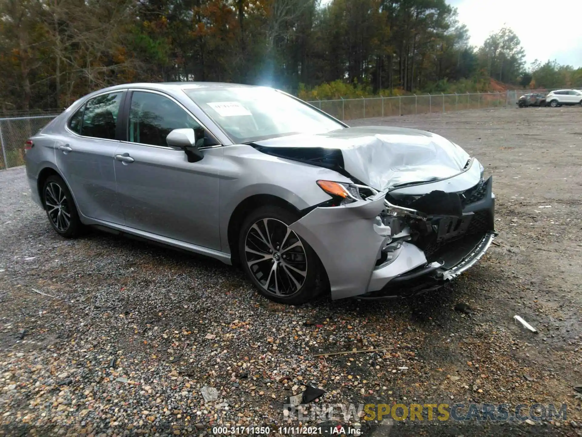 1 Photograph of a damaged car 4T1M11AK4LU318989 TOYOTA CAMRY 2020