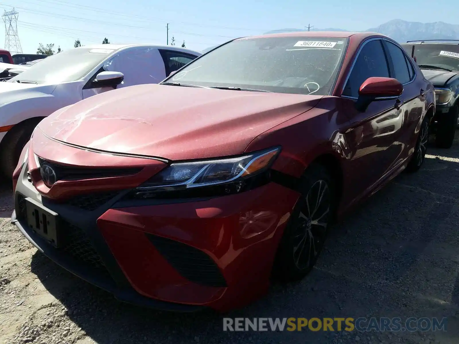 2 Photograph of a damaged car 4T1M11AK4LU320287 TOYOTA CAMRY 2020