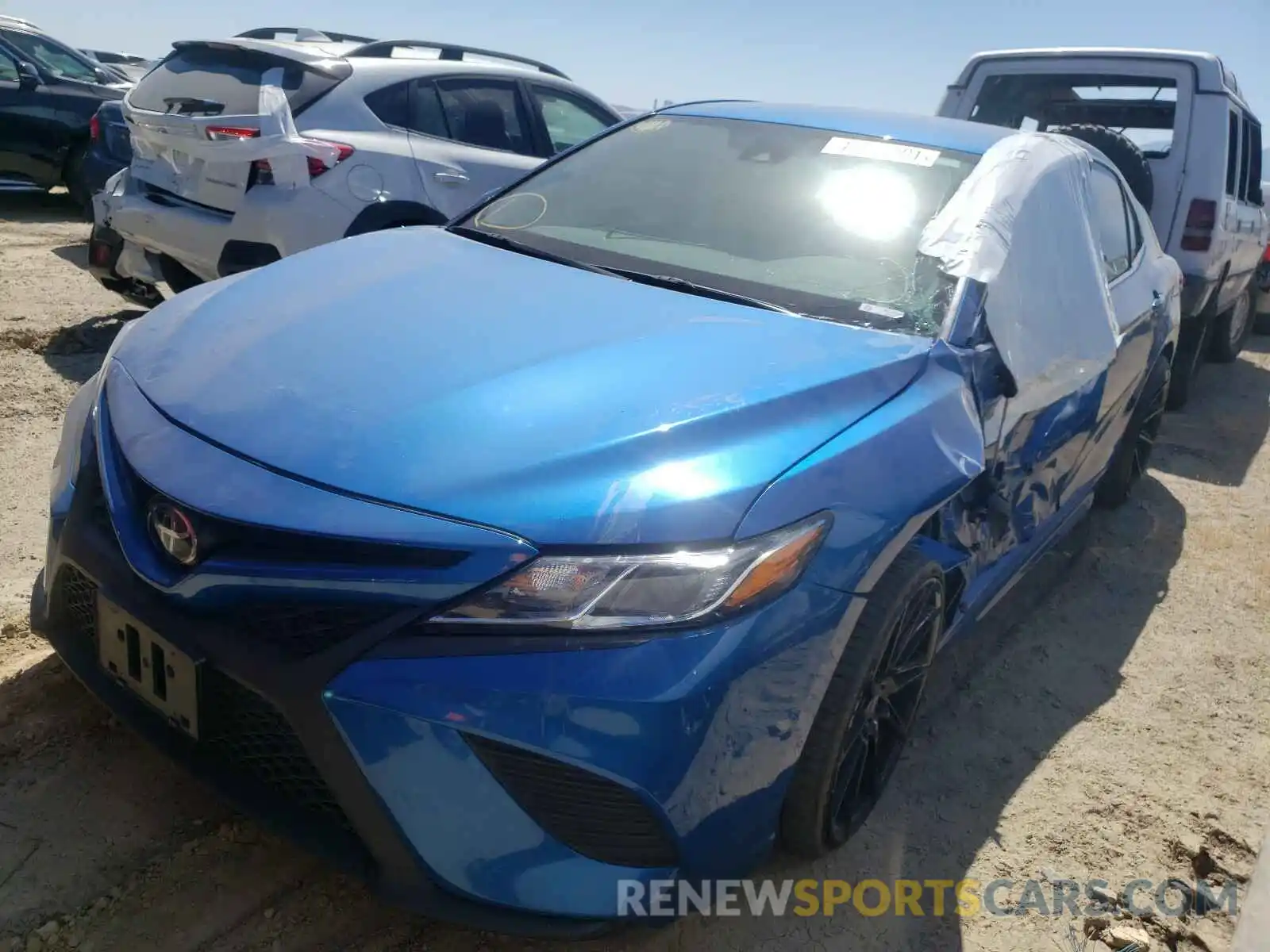 2 Photograph of a damaged car 4T1M11AK4LU331788 TOYOTA CAMRY 2020