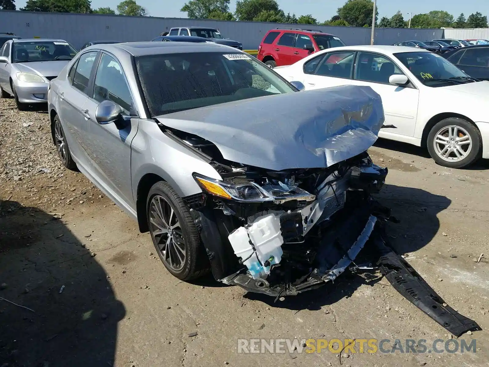 1 Photograph of a damaged car 4T1M11AK4LU338109 TOYOTA CAMRY 2020