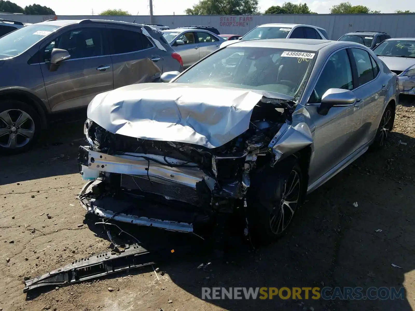 2 Photograph of a damaged car 4T1M11AK4LU338109 TOYOTA CAMRY 2020