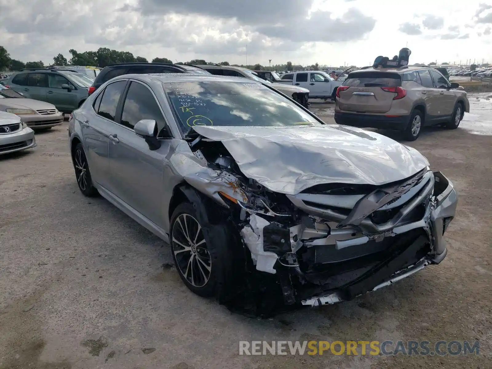 1 Photograph of a damaged car 4T1M11AK4LU511417 TOYOTA CAMRY 2020