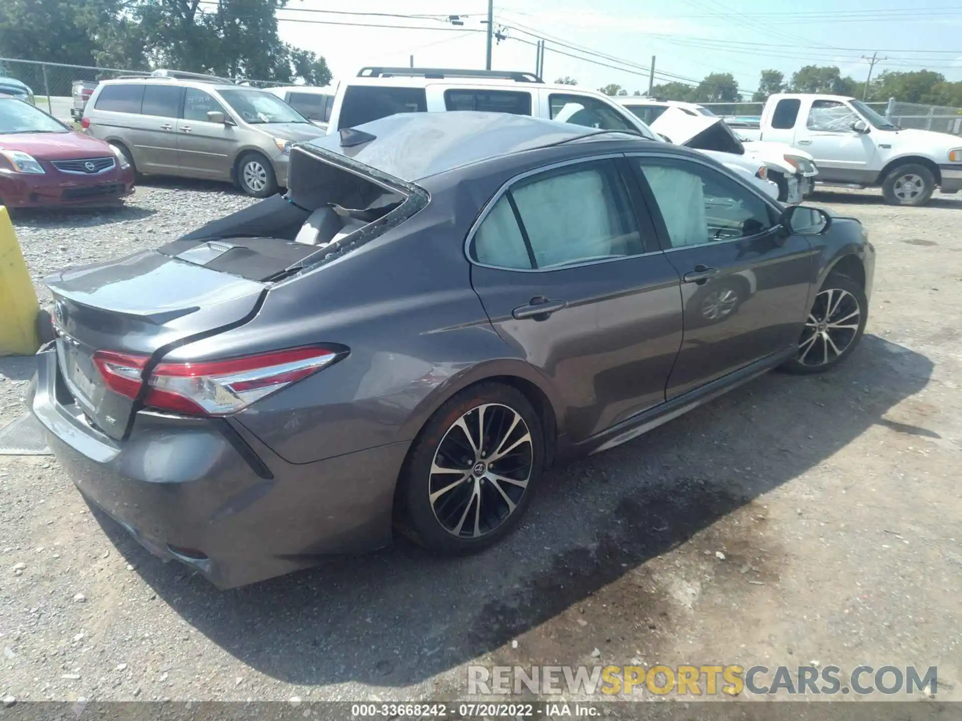 4 Photograph of a damaged car 4T1M11AK4LU857726 TOYOTA CAMRY 2020