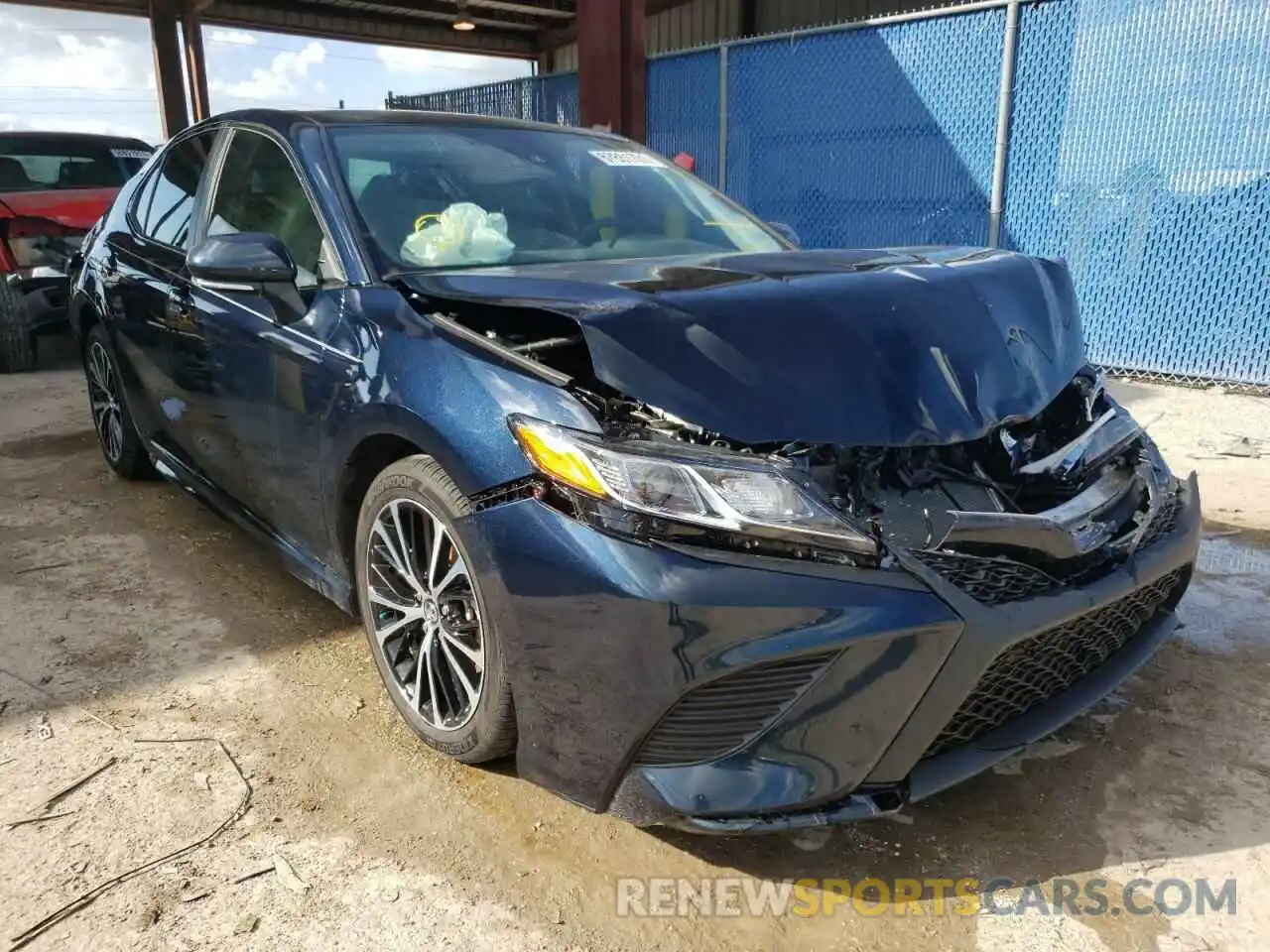 1 Photograph of a damaged car 4T1M11AK4LU858343 TOYOTA CAMRY 2020