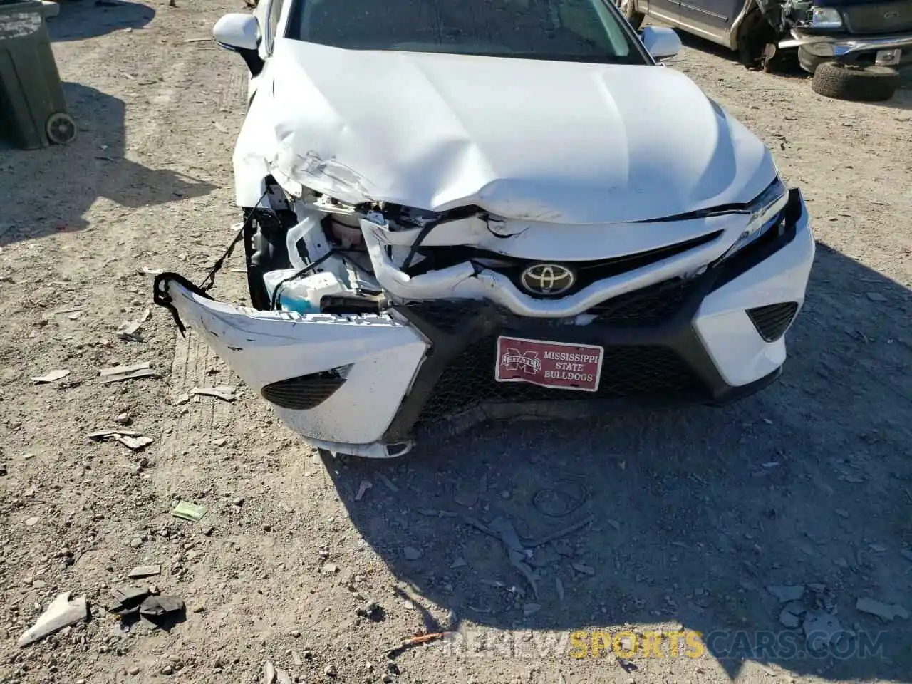 9 Photograph of a damaged car 4T1M11AK4LU869519 TOYOTA CAMRY 2020