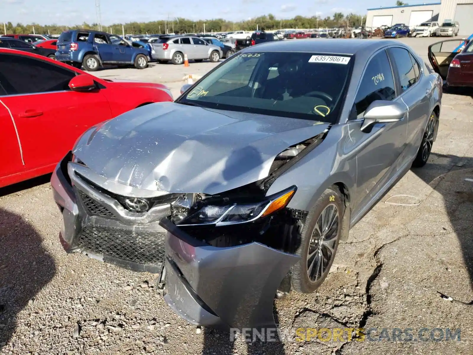 2 Photograph of a damaged car 4T1M11AK4LU895635 TOYOTA CAMRY 2020