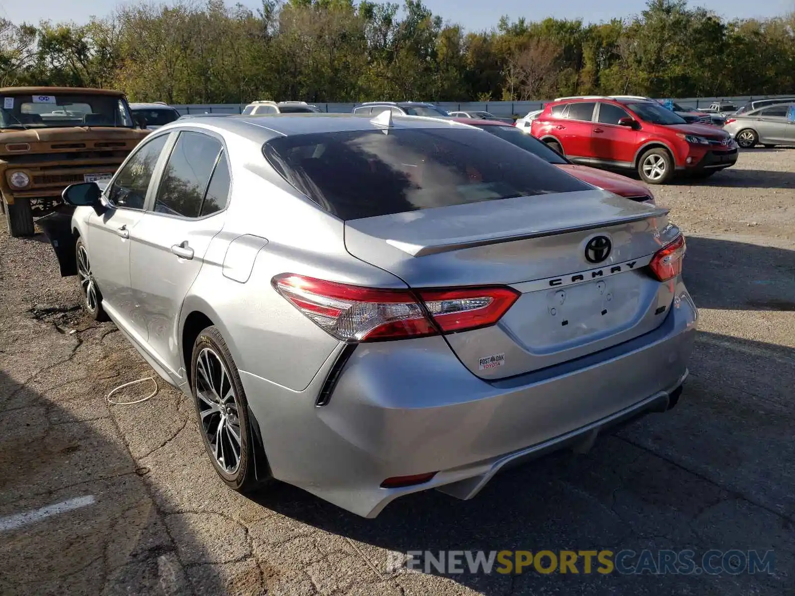 3 Photograph of a damaged car 4T1M11AK4LU895635 TOYOTA CAMRY 2020