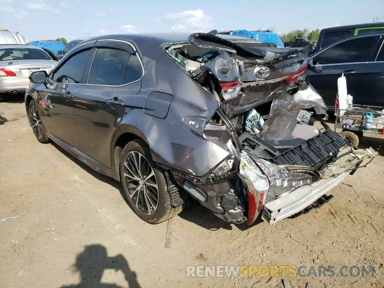 3 Photograph of a damaged car 4T1M11AK4LU916225 TOYOTA CAMRY 2020