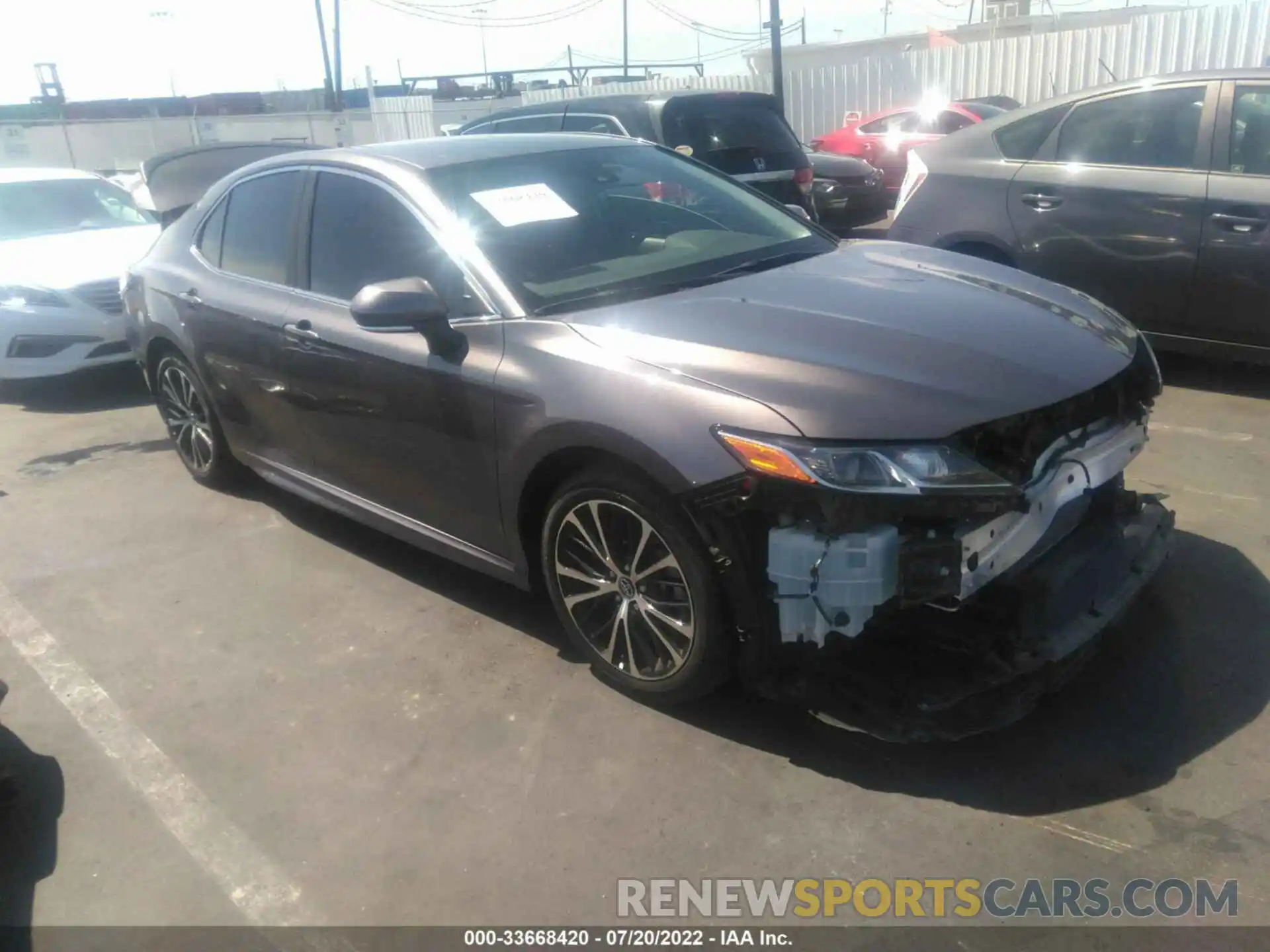 1 Photograph of a damaged car 4T1M11AK4LU922493 TOYOTA CAMRY 2020