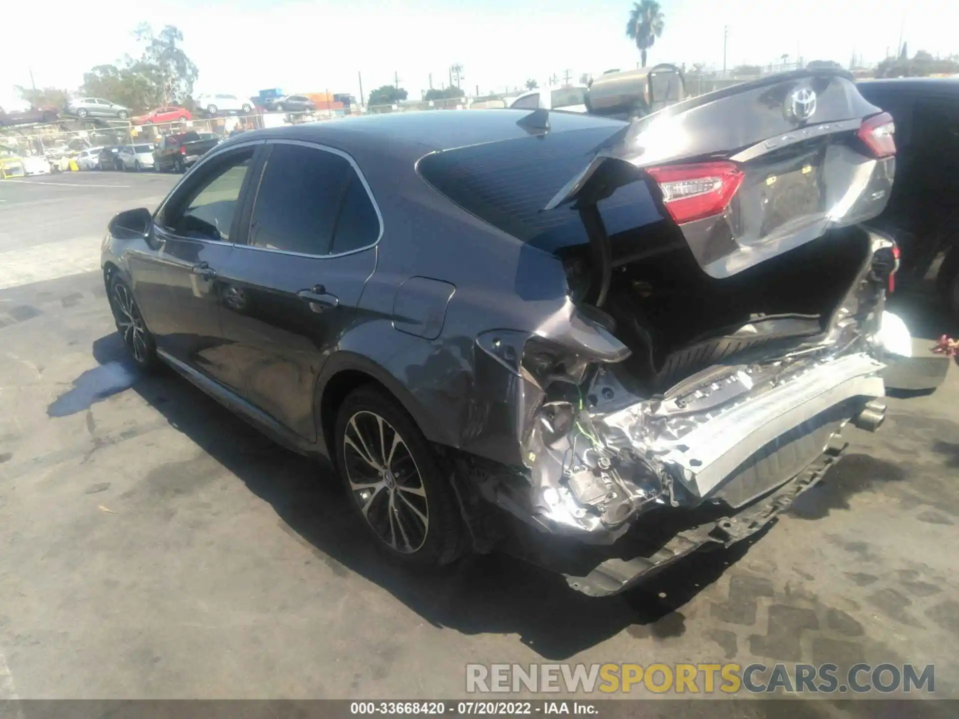 3 Photograph of a damaged car 4T1M11AK4LU922493 TOYOTA CAMRY 2020