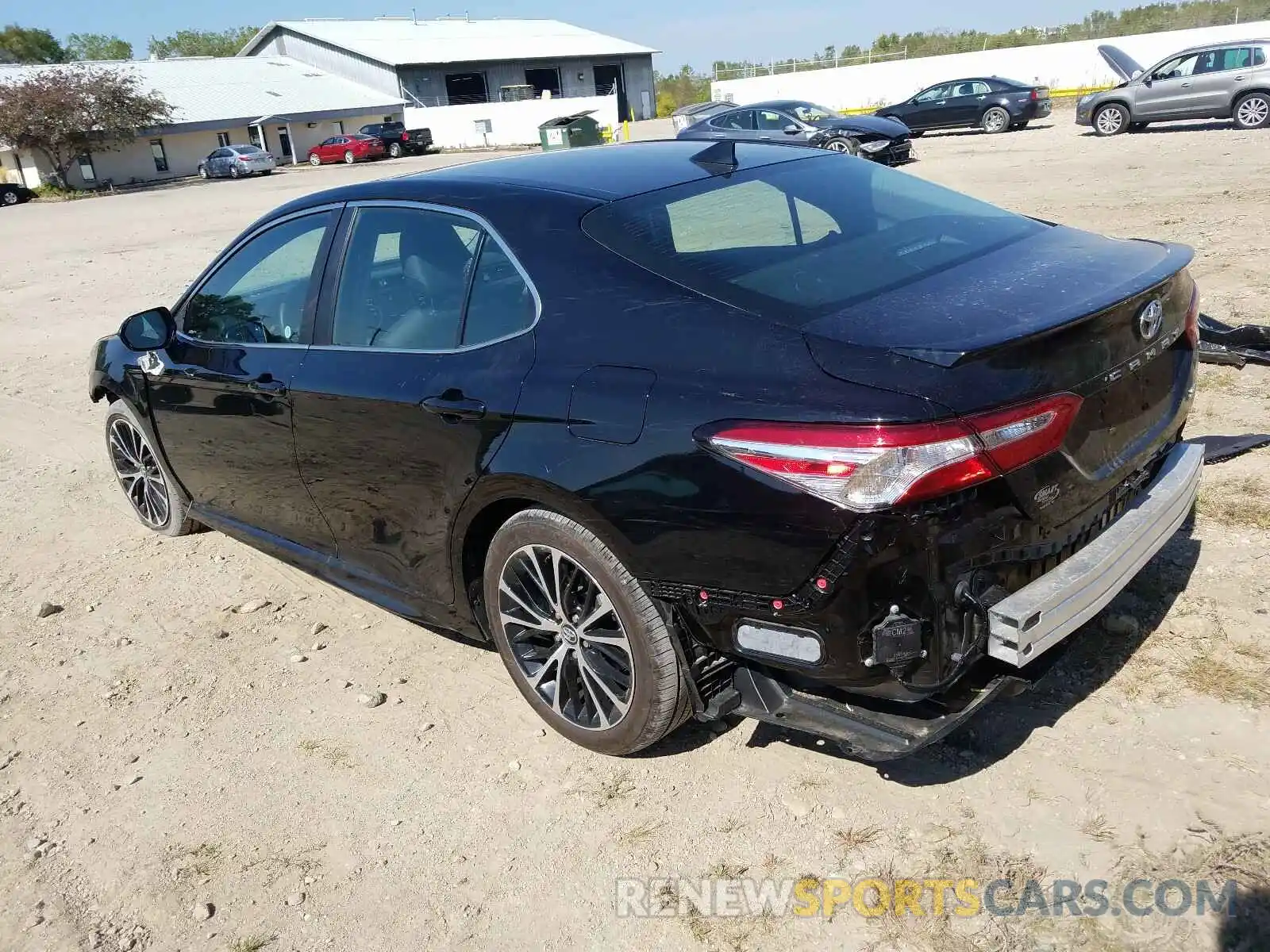 3 Photograph of a damaged car 4T1M11AK4LU923496 TOYOTA CAMRY 2020