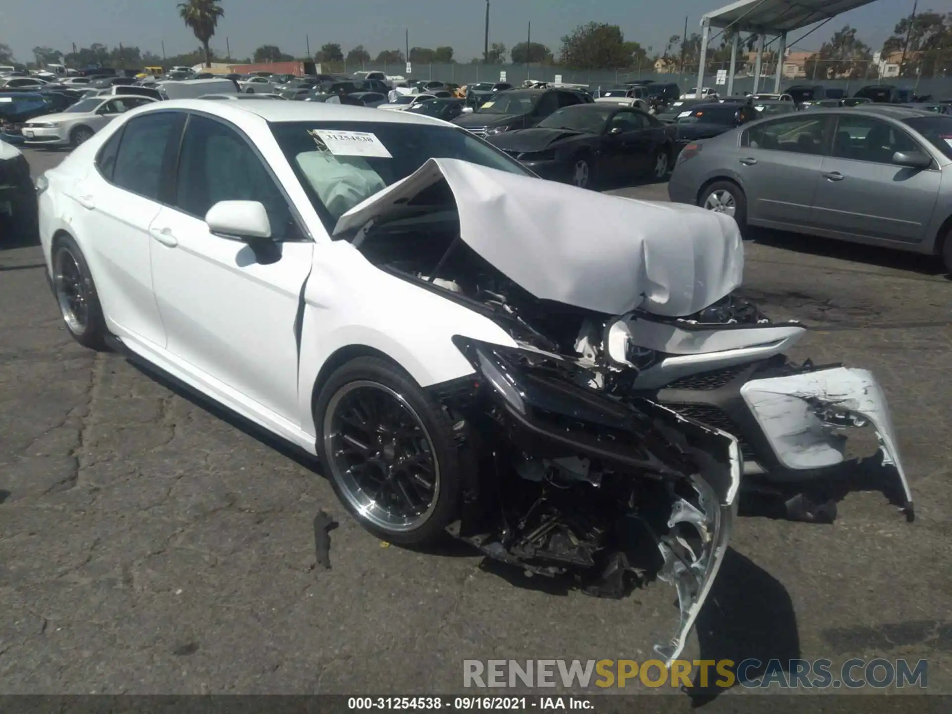 1 Photograph of a damaged car 4T1M11AK4LU926611 TOYOTA CAMRY 2020