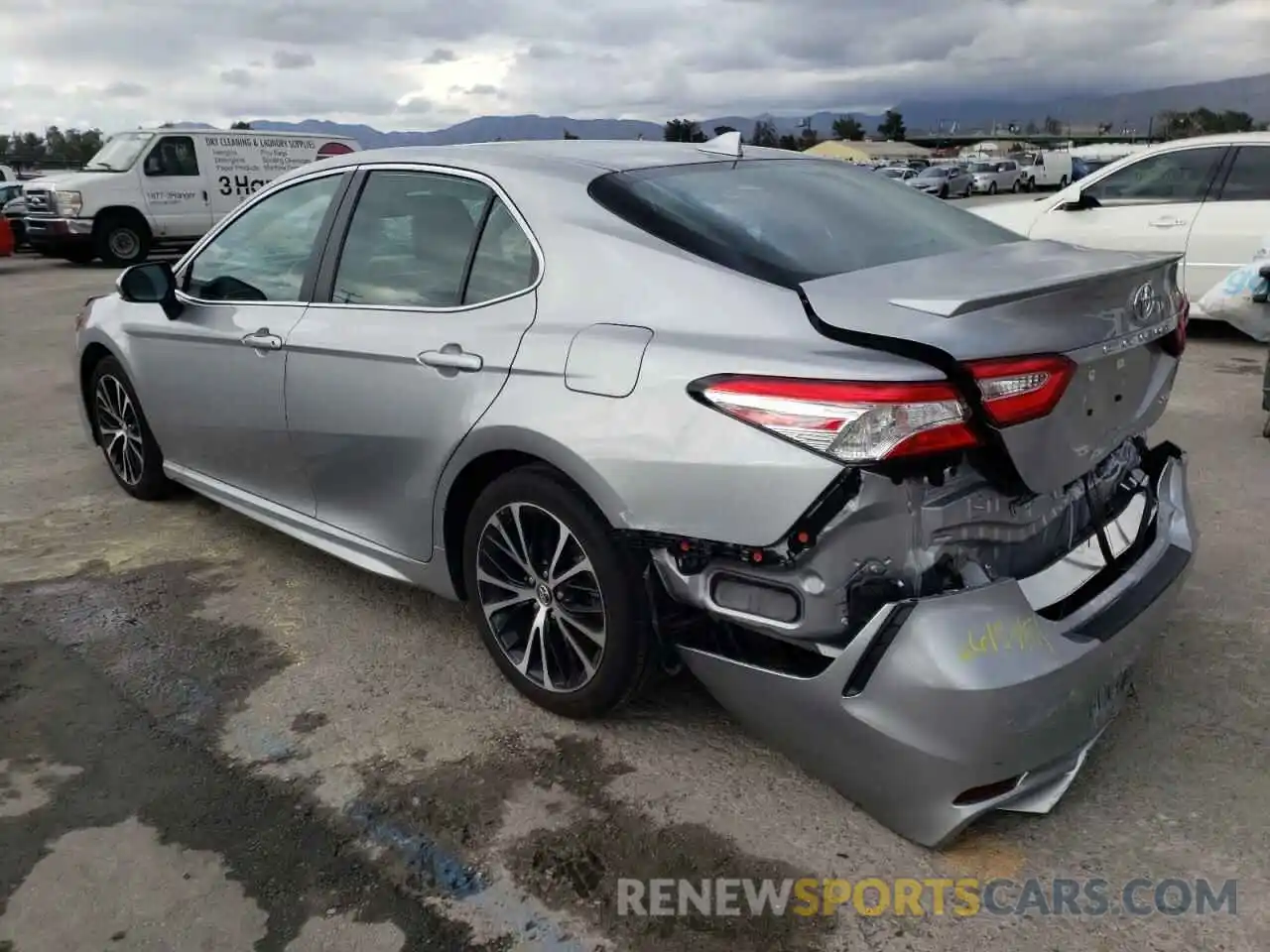 3 Photograph of a damaged car 4T1M11AK4LU943165 TOYOTA CAMRY 2020