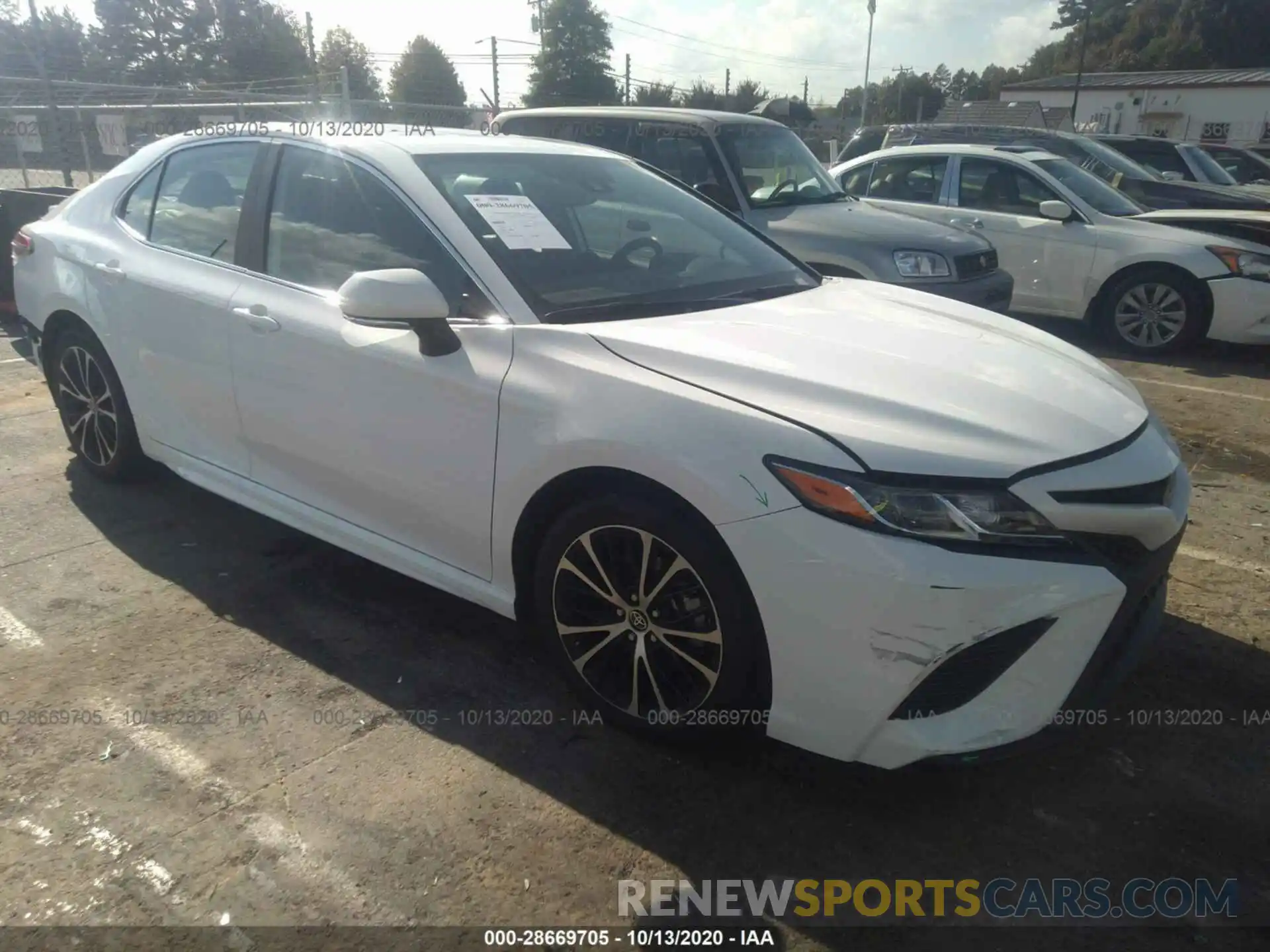 1 Photograph of a damaged car 4T1M11AK4LU971242 TOYOTA CAMRY 2020