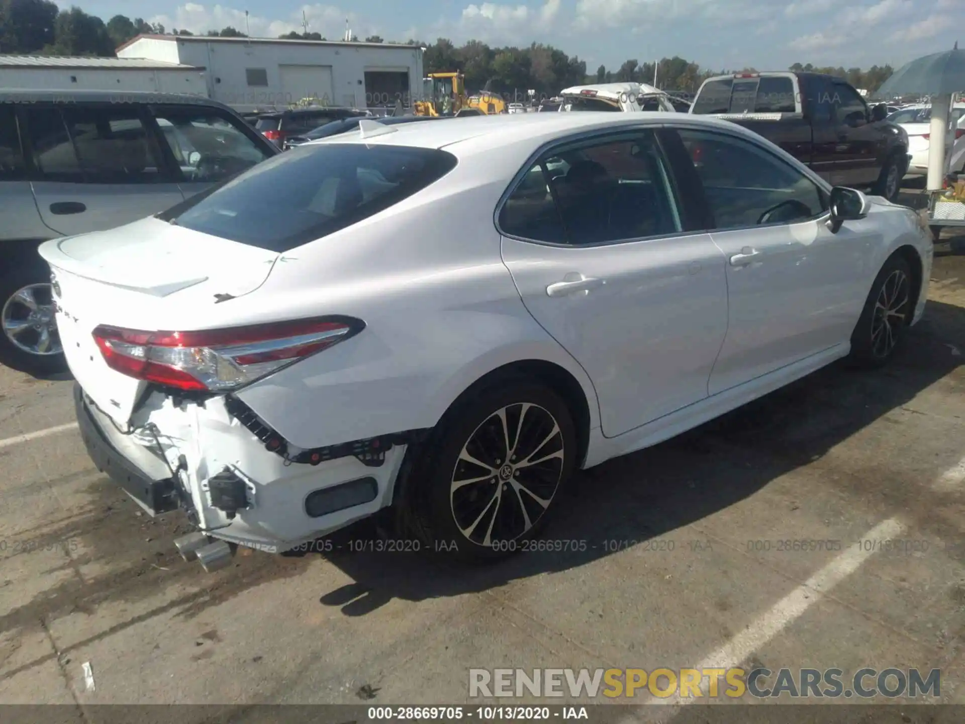 4 Photograph of a damaged car 4T1M11AK4LU971242 TOYOTA CAMRY 2020