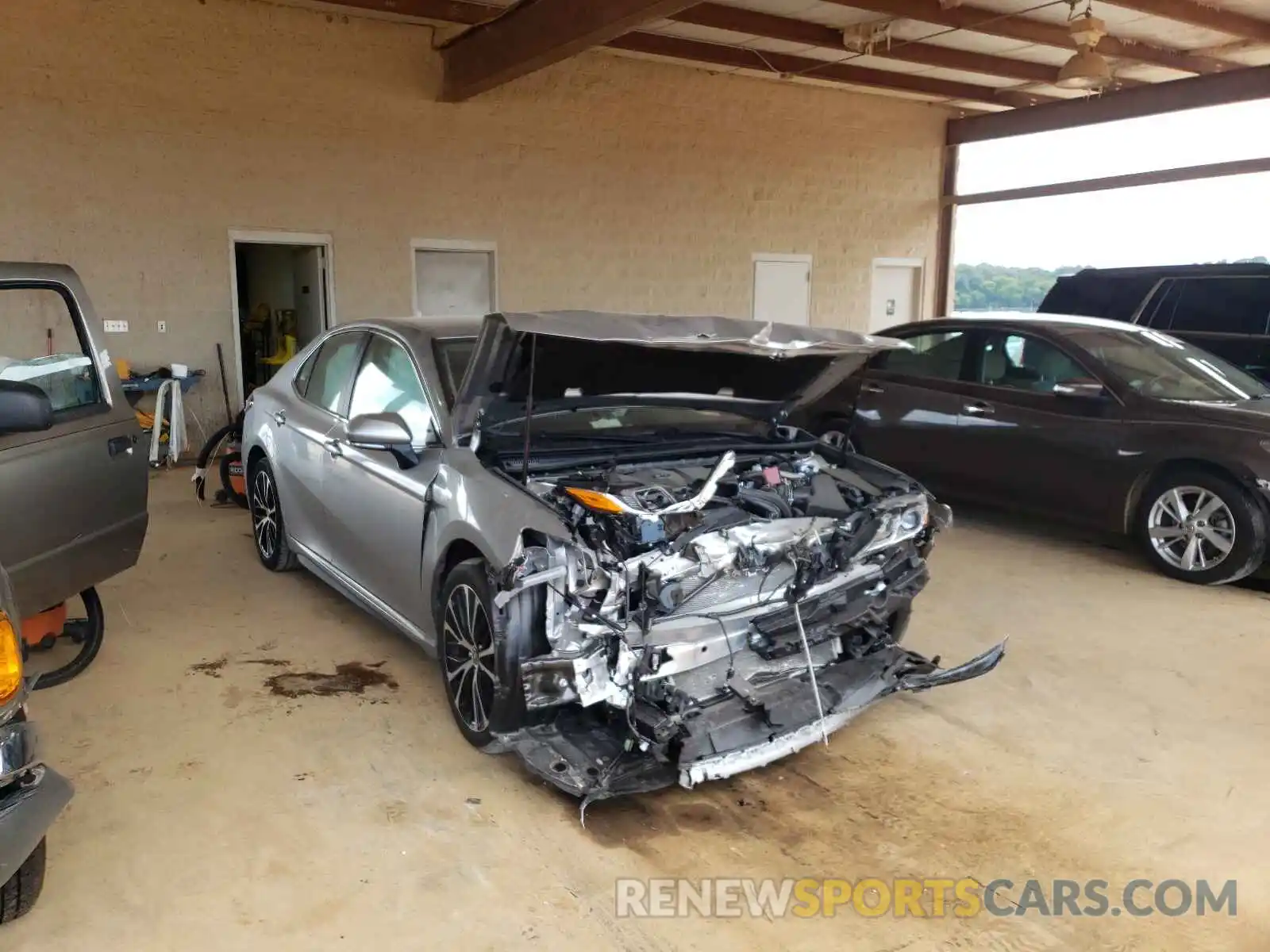 1 Photograph of a damaged car 4T1M11AK4LU991068 TOYOTA CAMRY 2020