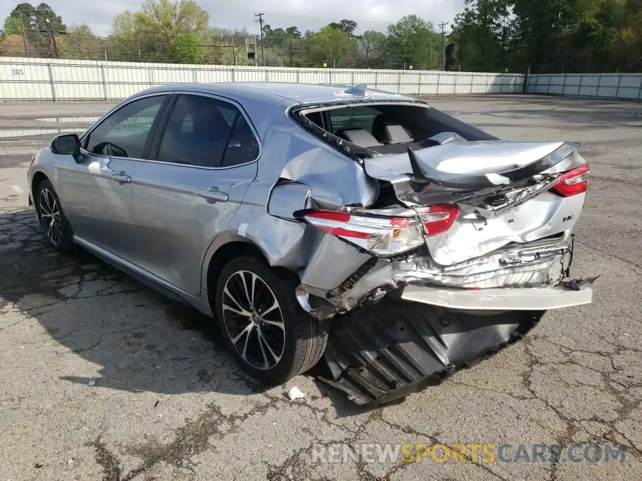 3 Photograph of a damaged car 4T1M11AK4LU993225 TOYOTA CAMRY 2020